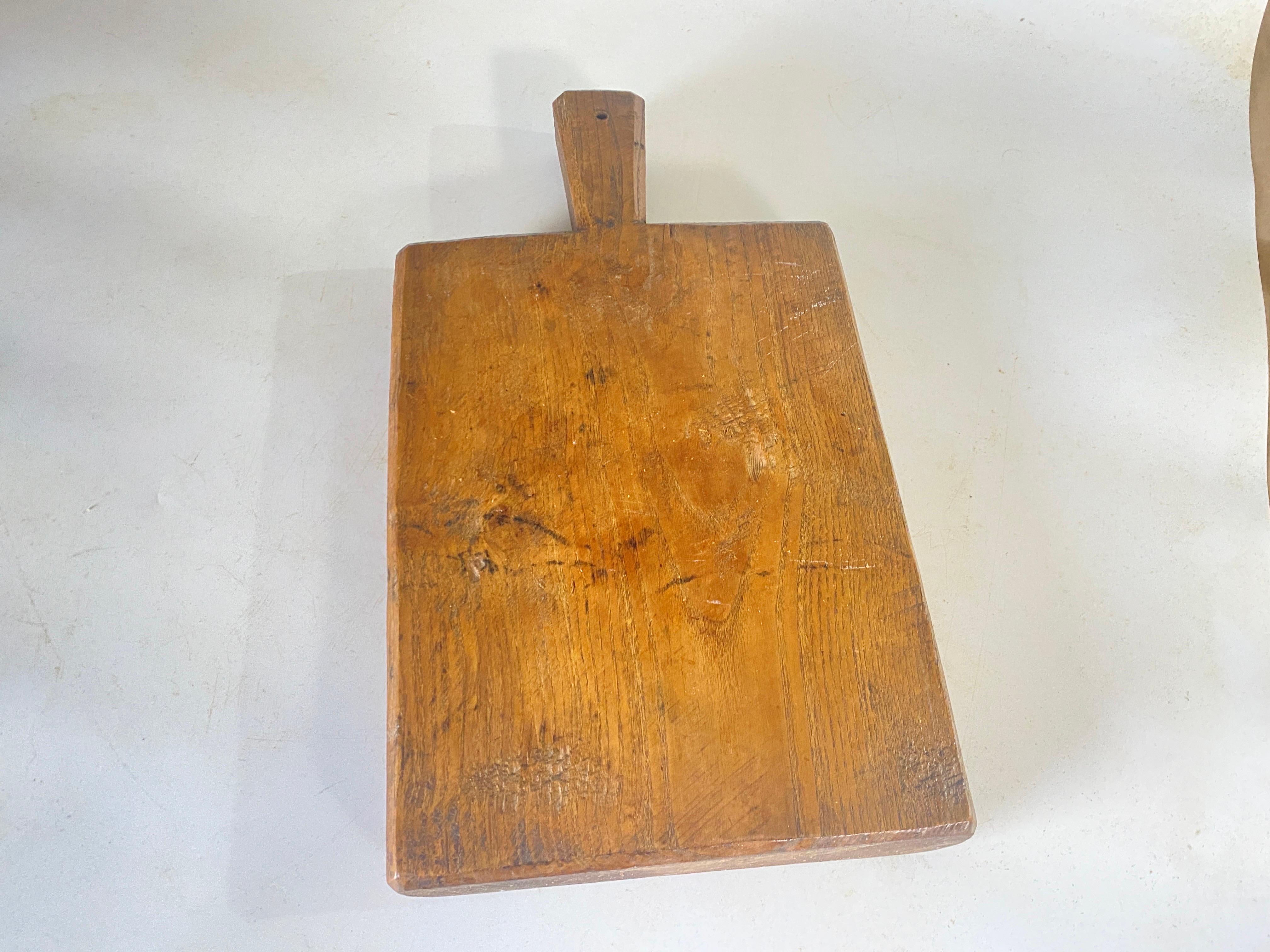 Large Wooden Chopping or Cutting Board Old Patina, Brown Color France 20th  In Fair Condition For Sale In Auribeau sur Siagne, FR
