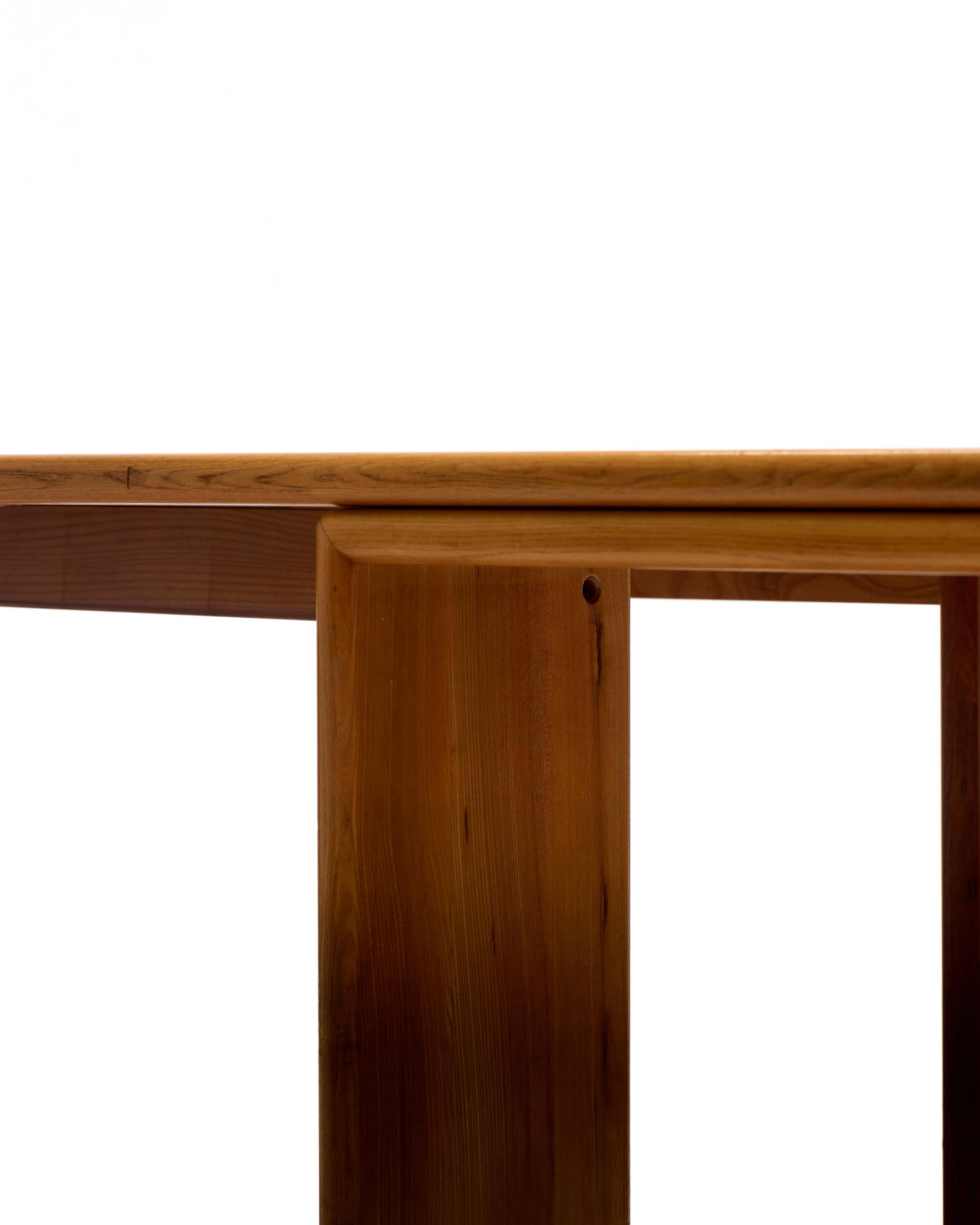 Gran mesa de comedor de madera, años 80 en venta 5
