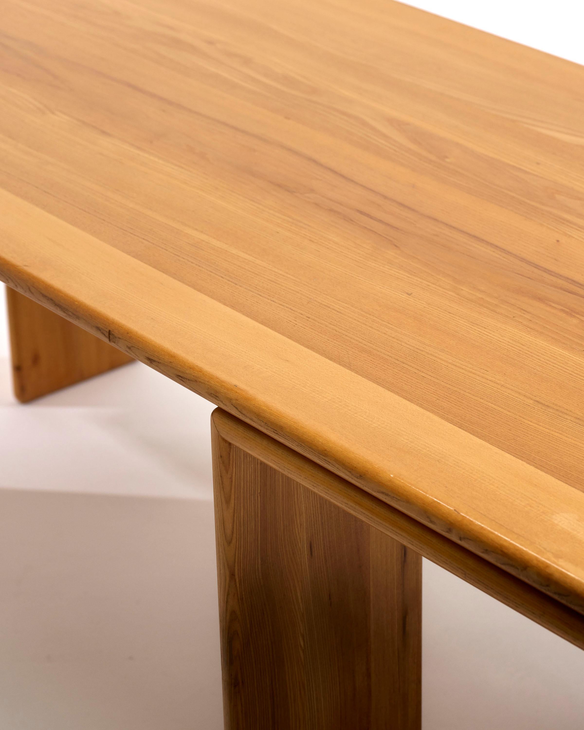 Gran mesa de comedor de madera, años 80 en venta 7