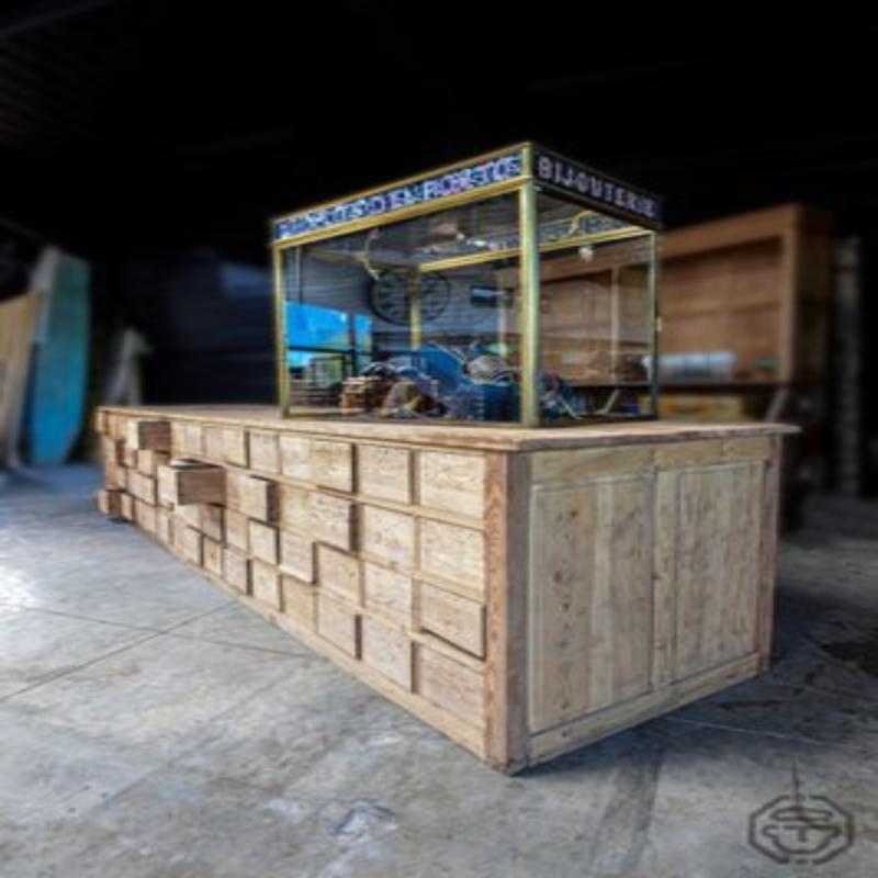 Grande cassettone in legno, anni '50 In condizioni ottime in vendita a Andrézieux-Bouthéon, FR