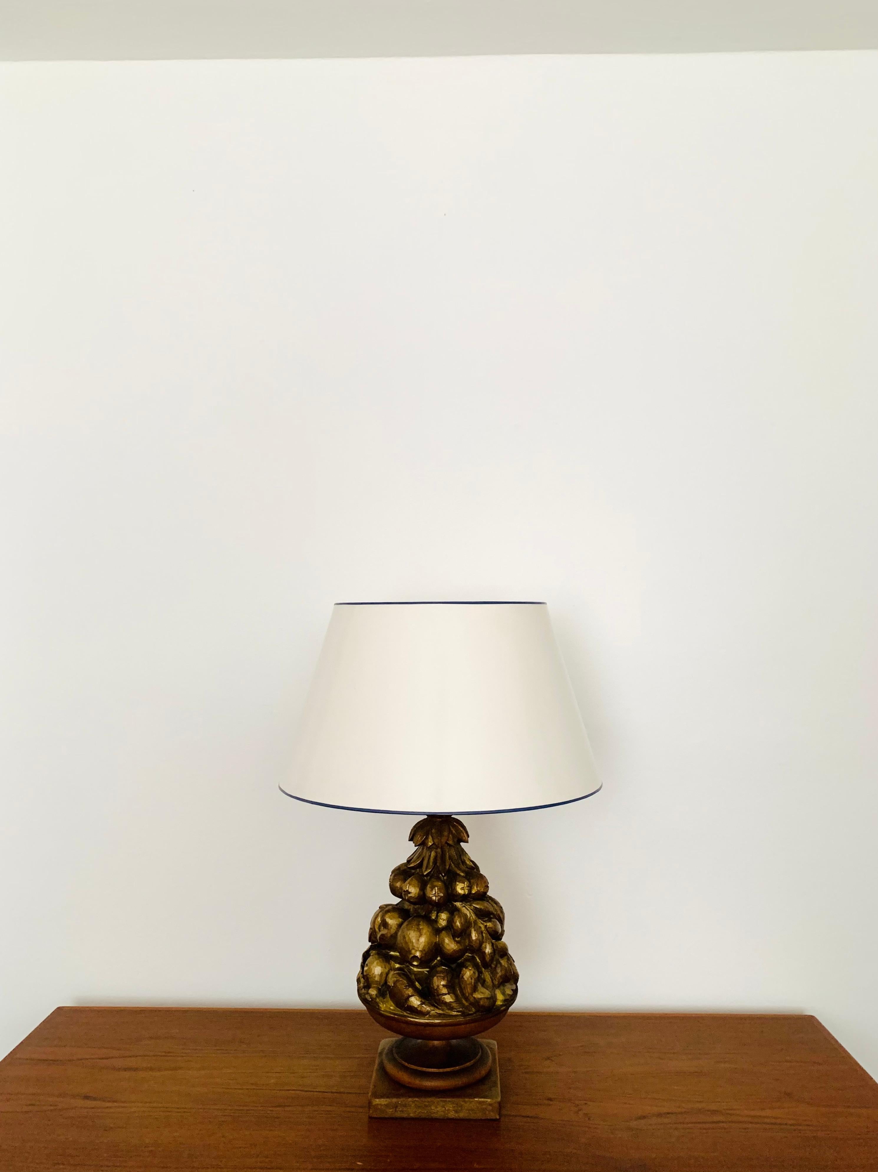 Large Wooden Hollywood Regency Table Lamp In Good Condition For Sale In München, DE