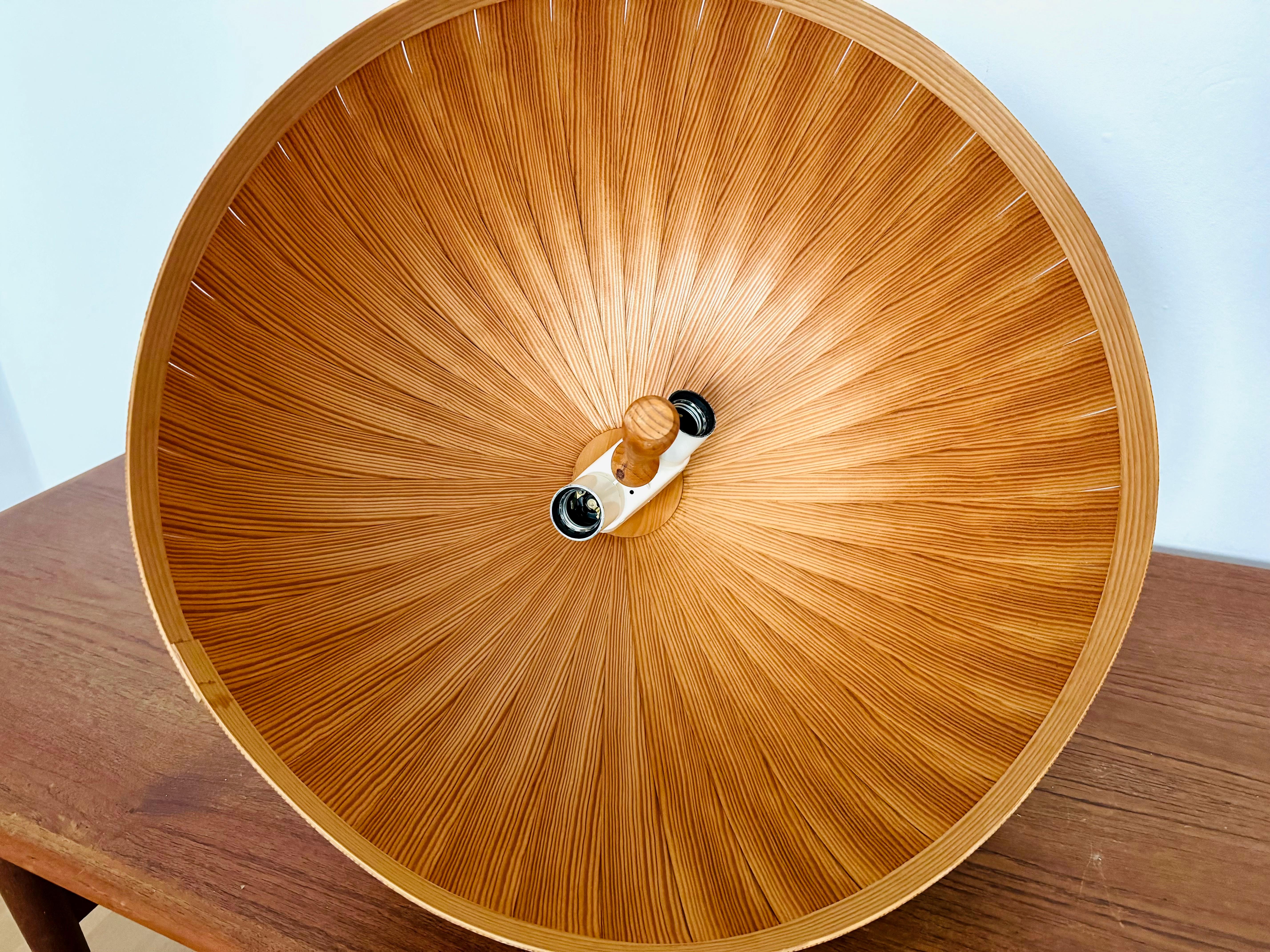 Lampada a sospensione grande in legno in vendita 7