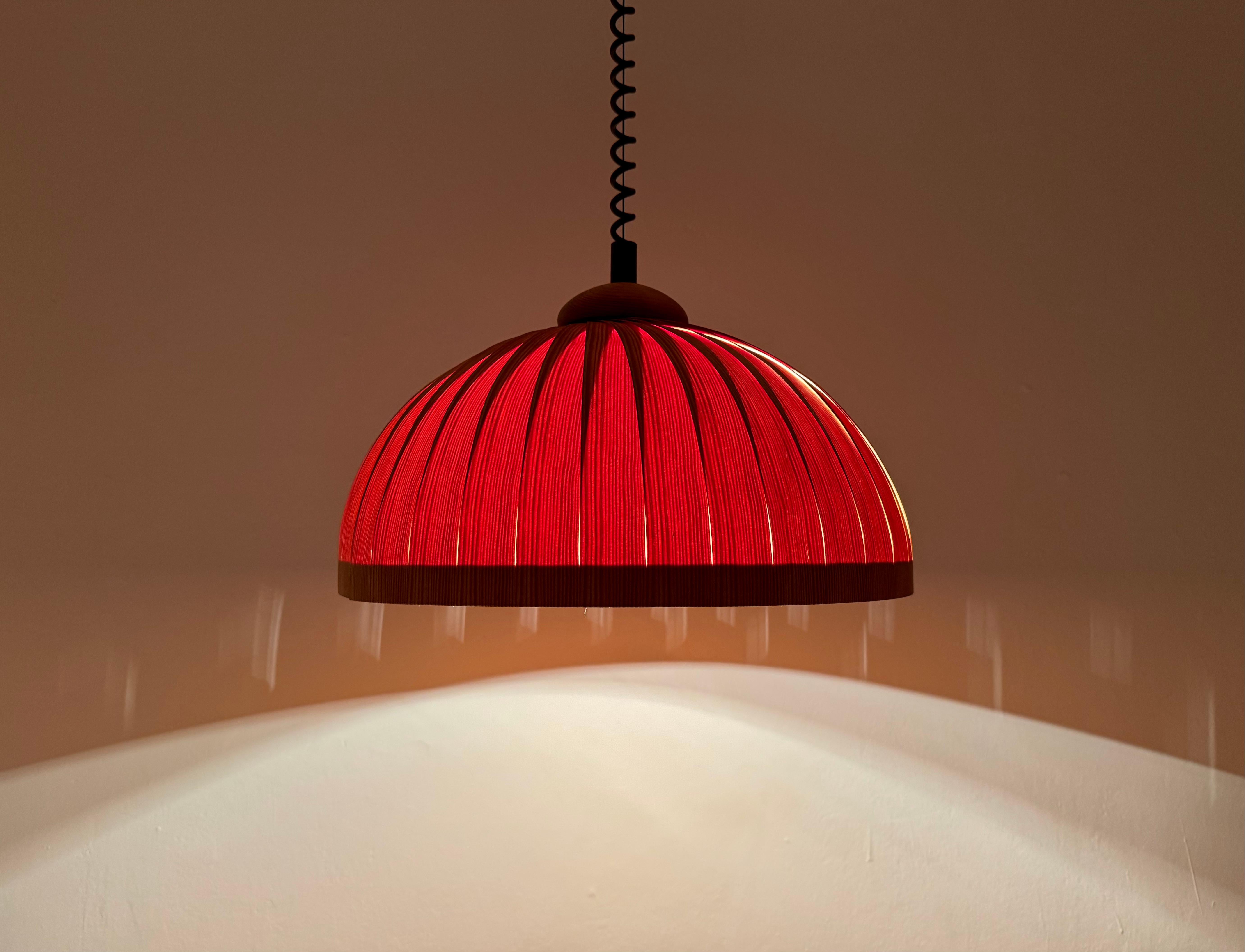 Lampada a sospensione grande in legno in vendita 2
