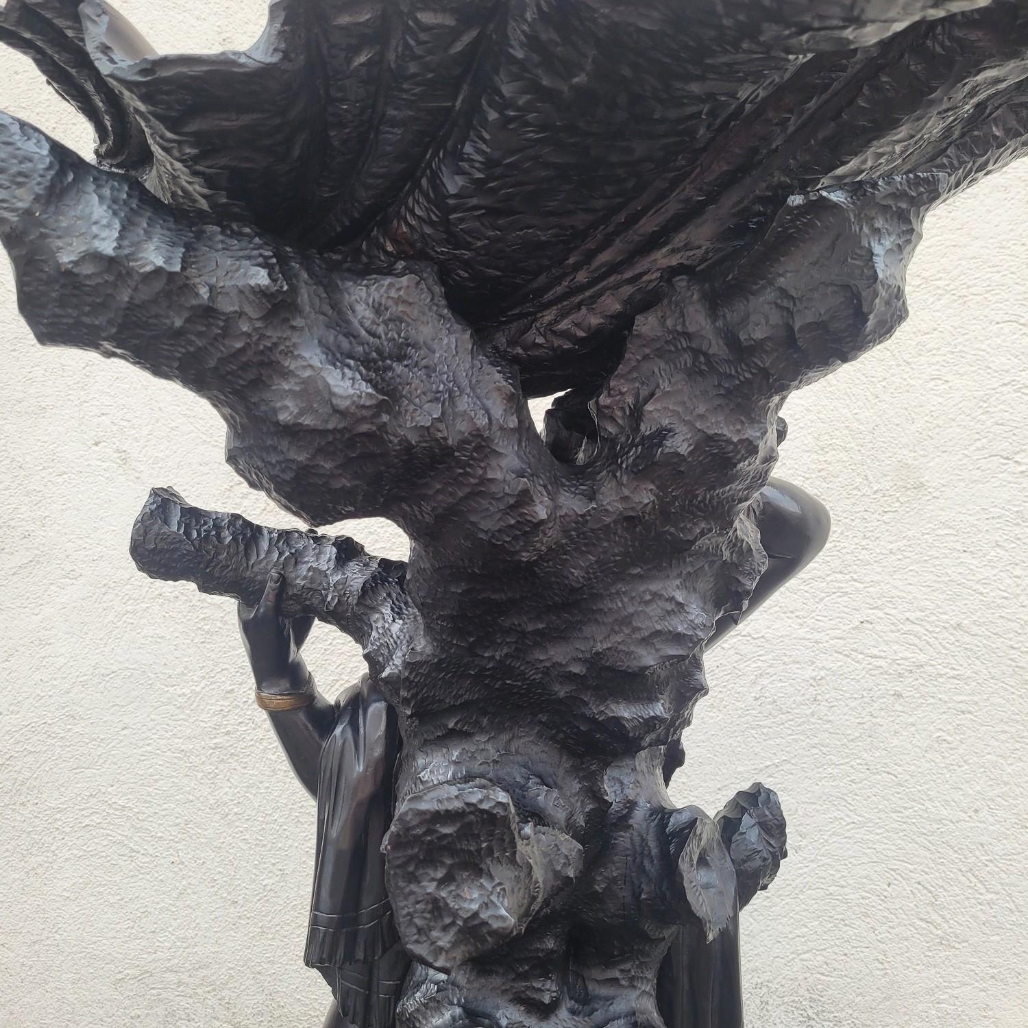 Grande sculpture en bois, Maure avec dragon, 19e siècle en vente 3