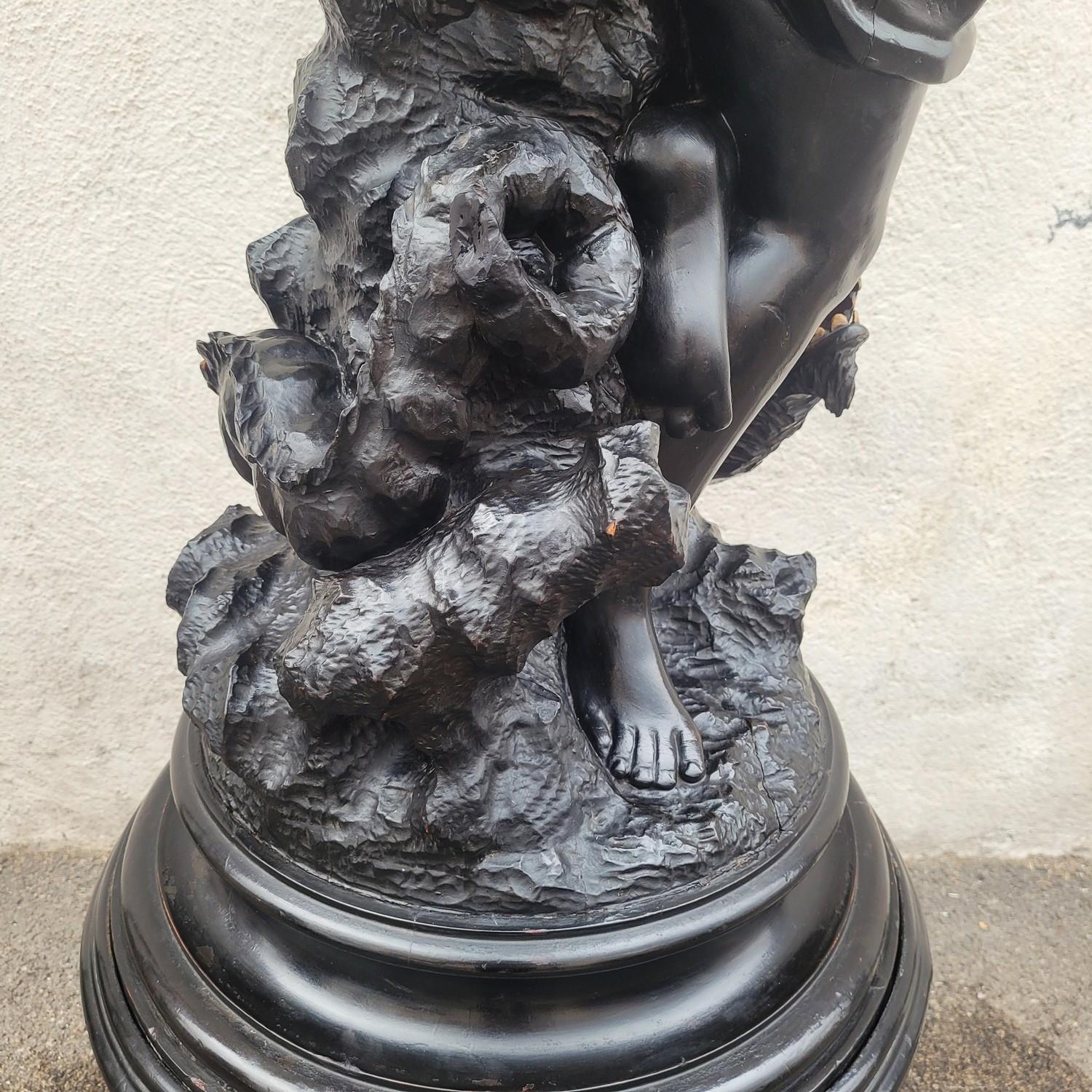 Grande sculpture en bois, Maure avec dragon, 19e si�ècle en vente 6