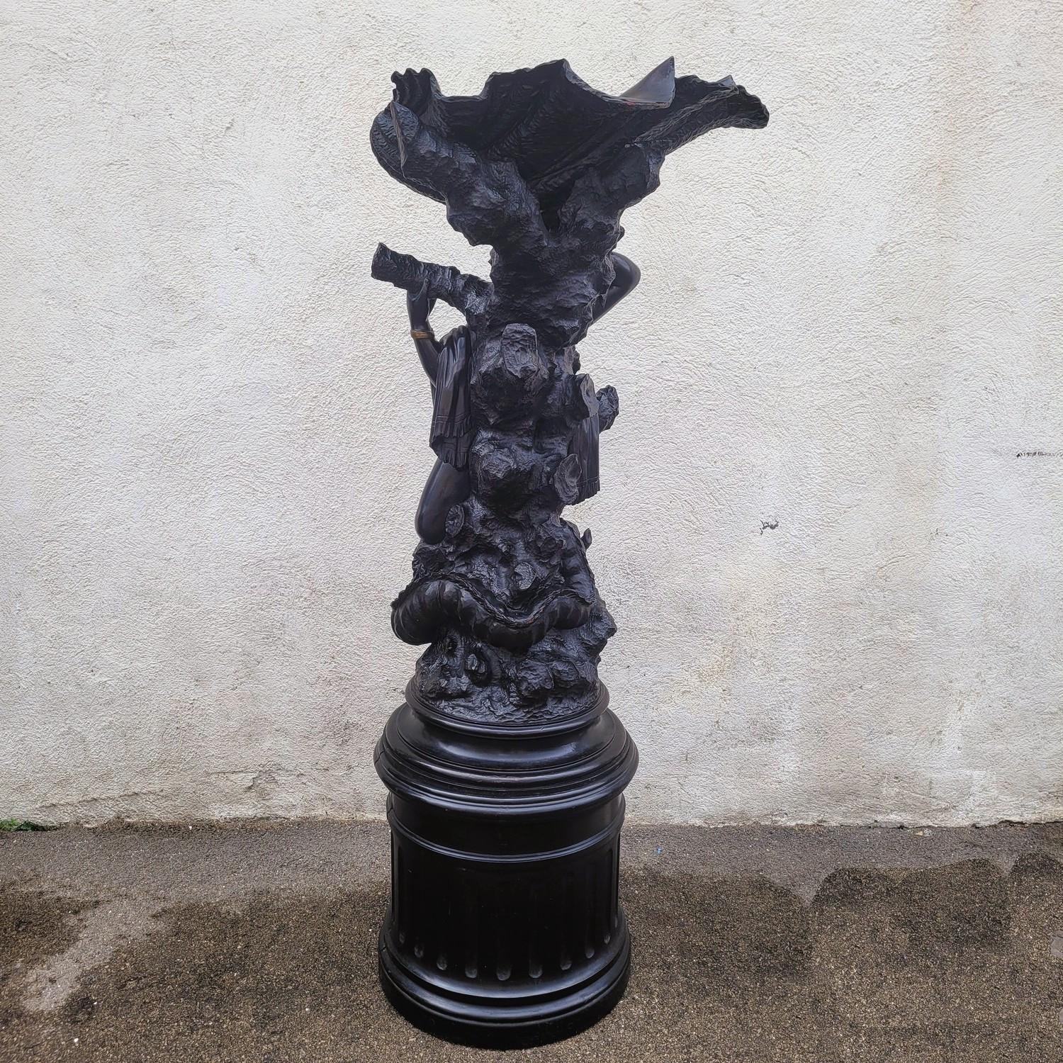 Grande sculpture en bois, Maure avec dragon, 19e siècle en vente 1