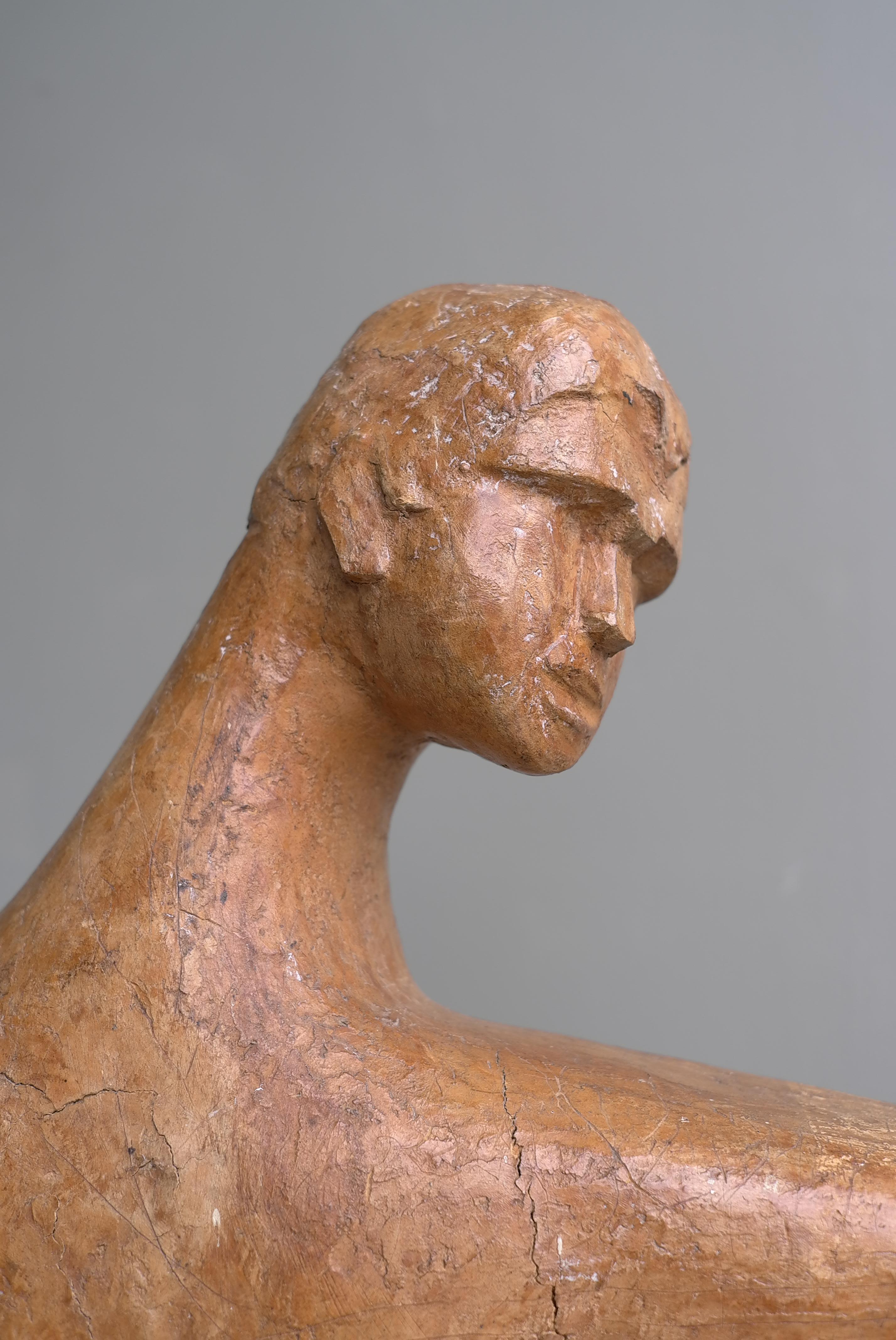 Intagliato a mano Grande scultura in legno di un arciere datata e firmata, Francia 1968 in vendita