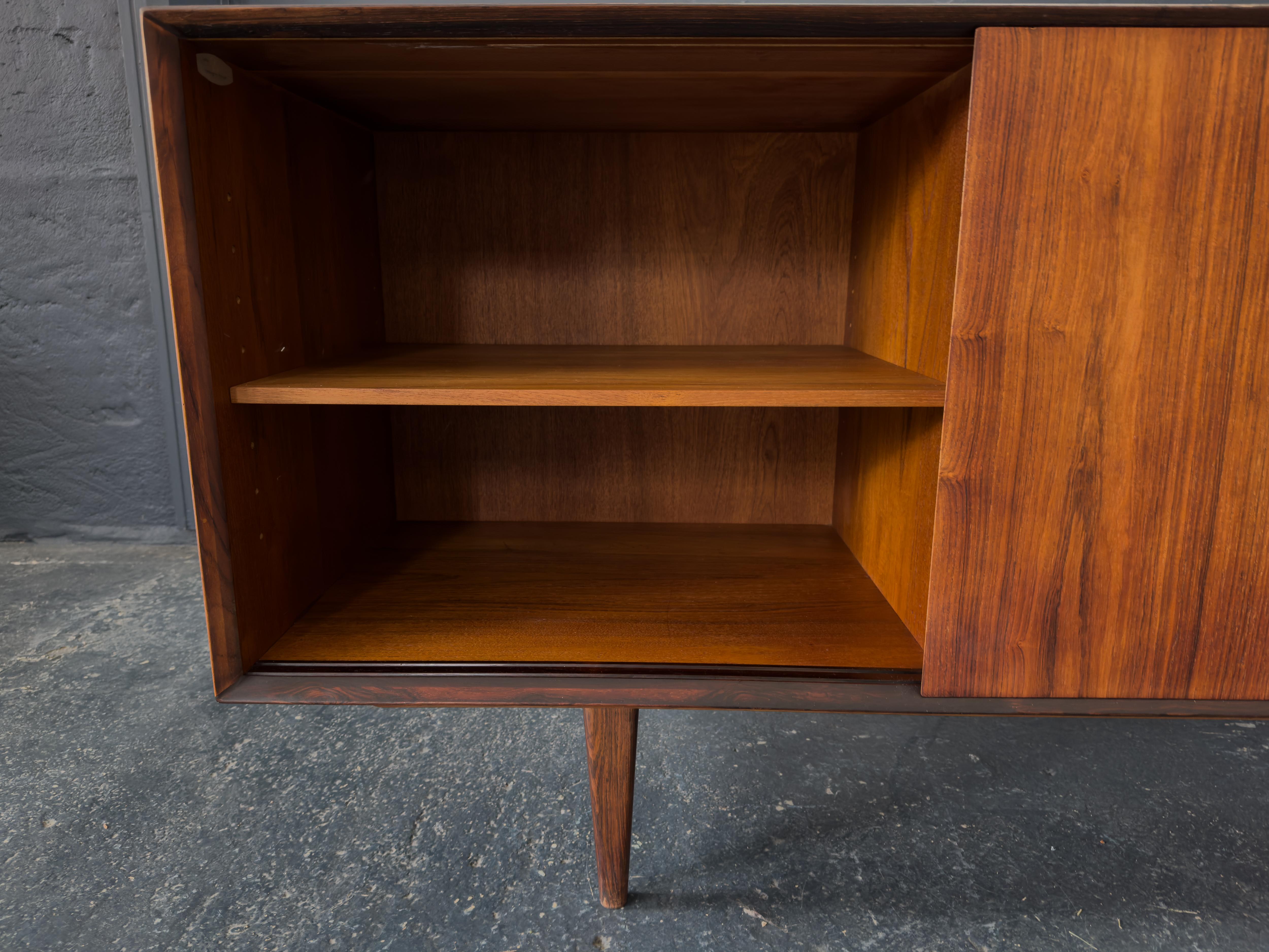 Grand buffet en bois en vente 13