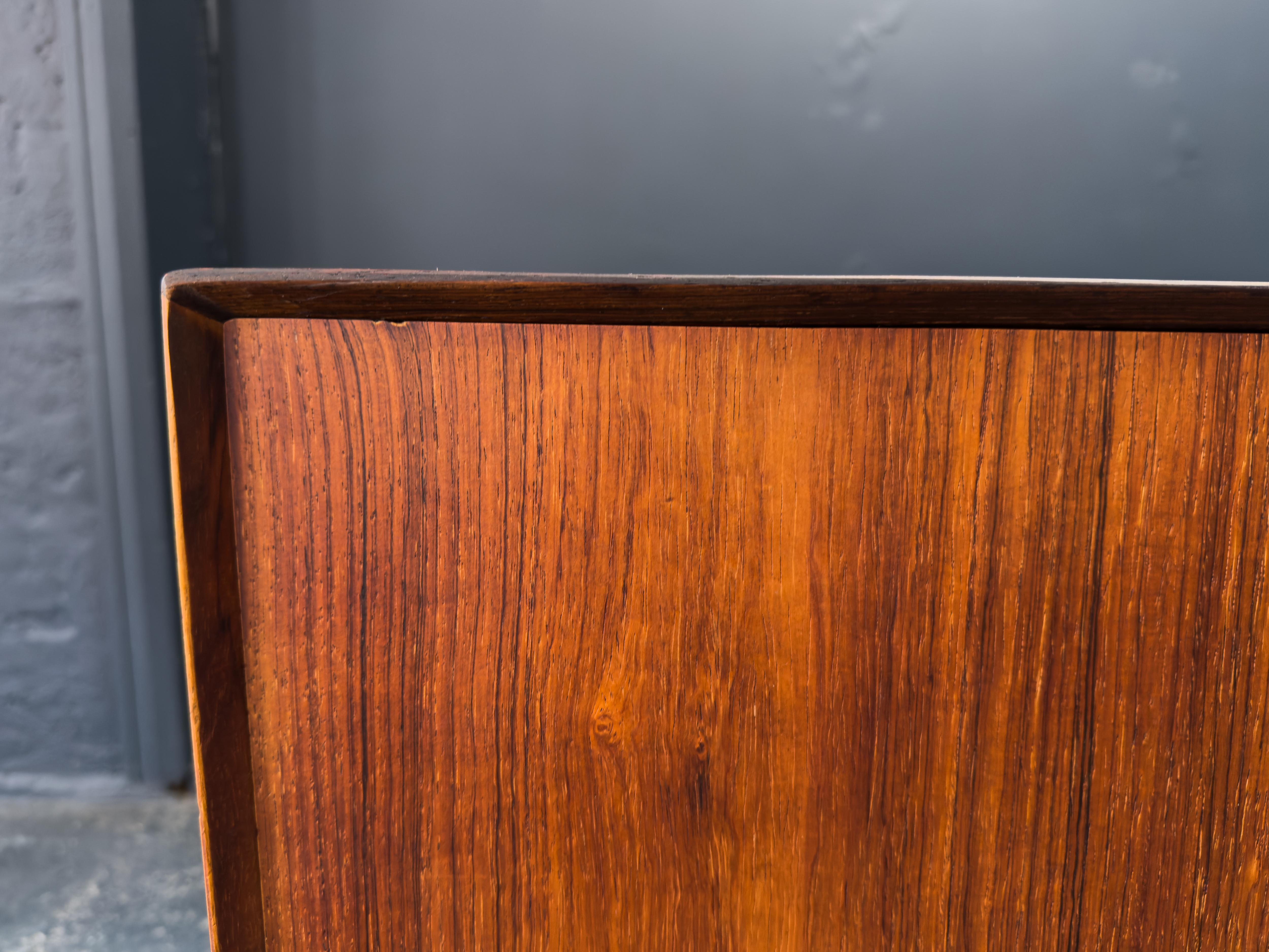 Grand buffet en bois en vente 3