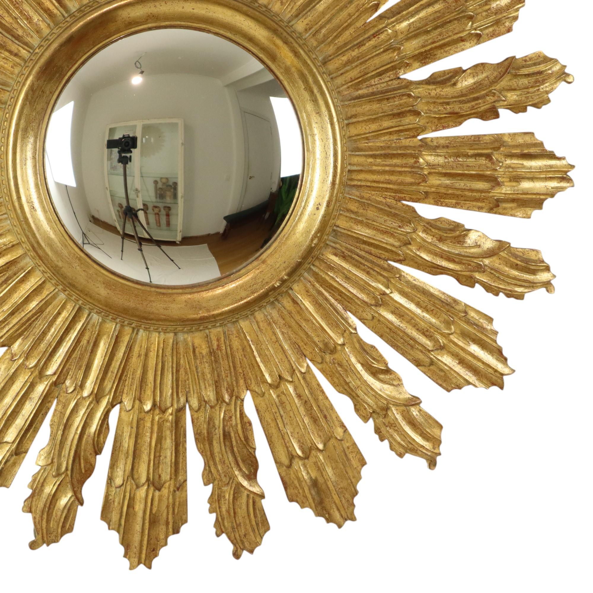 Grande specchio solare in legno Sunburst Butler XL Specchio oro 70cm In condizioni buone in vendita a Poperinge, BE