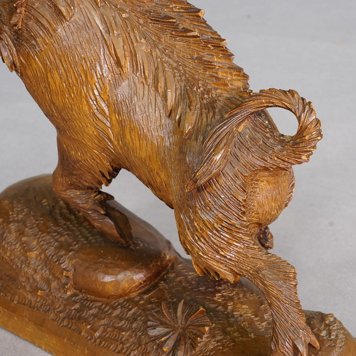 Grosses hölzernes Wildschwein Handgeschnitzt in Brienz ca. 1930er Jahre (Holz) im Angebot