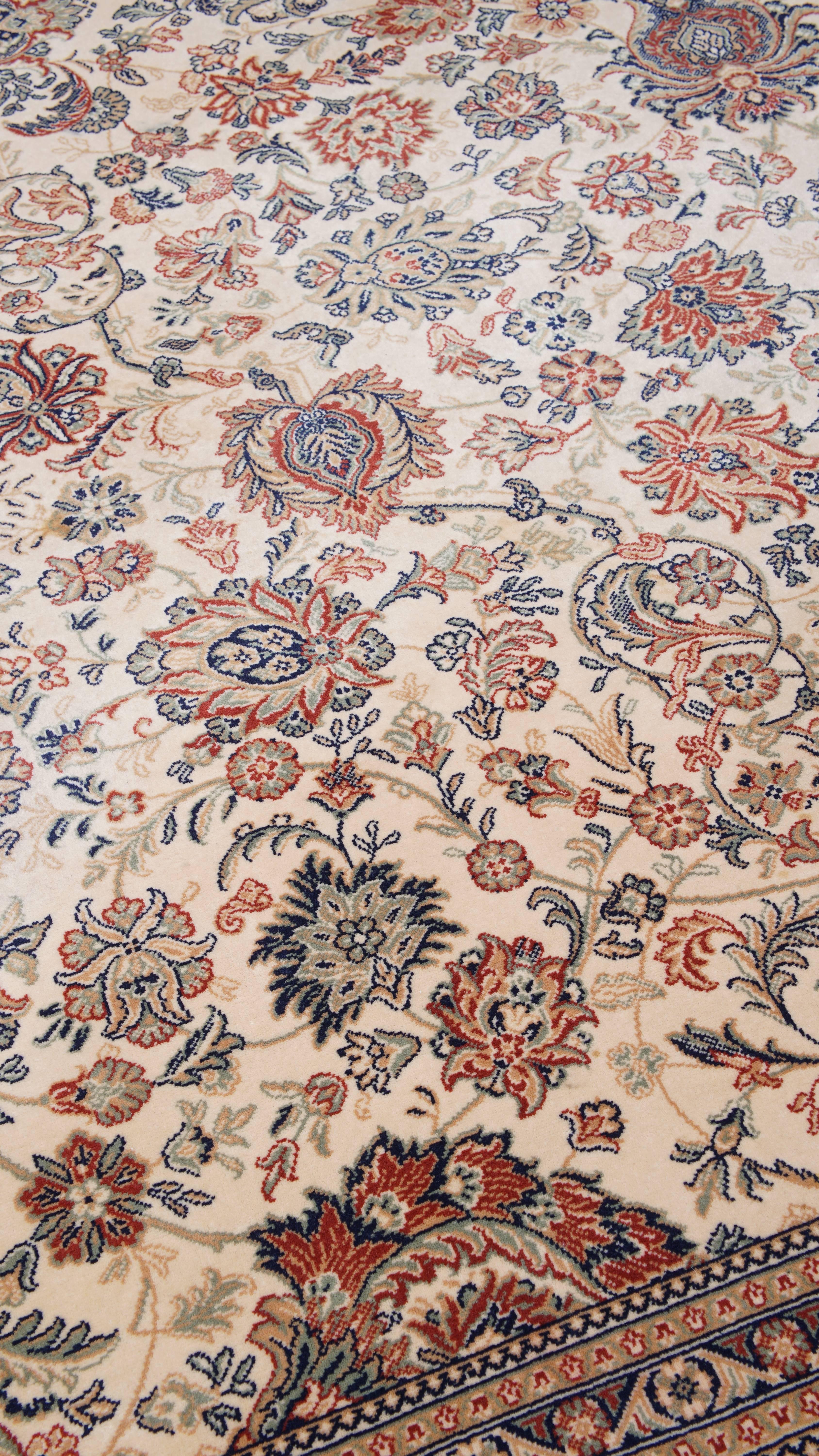 Romain classique Grand tapis en laine dans les tons beige, brown, jaune et rouge - 403x298cm en vente