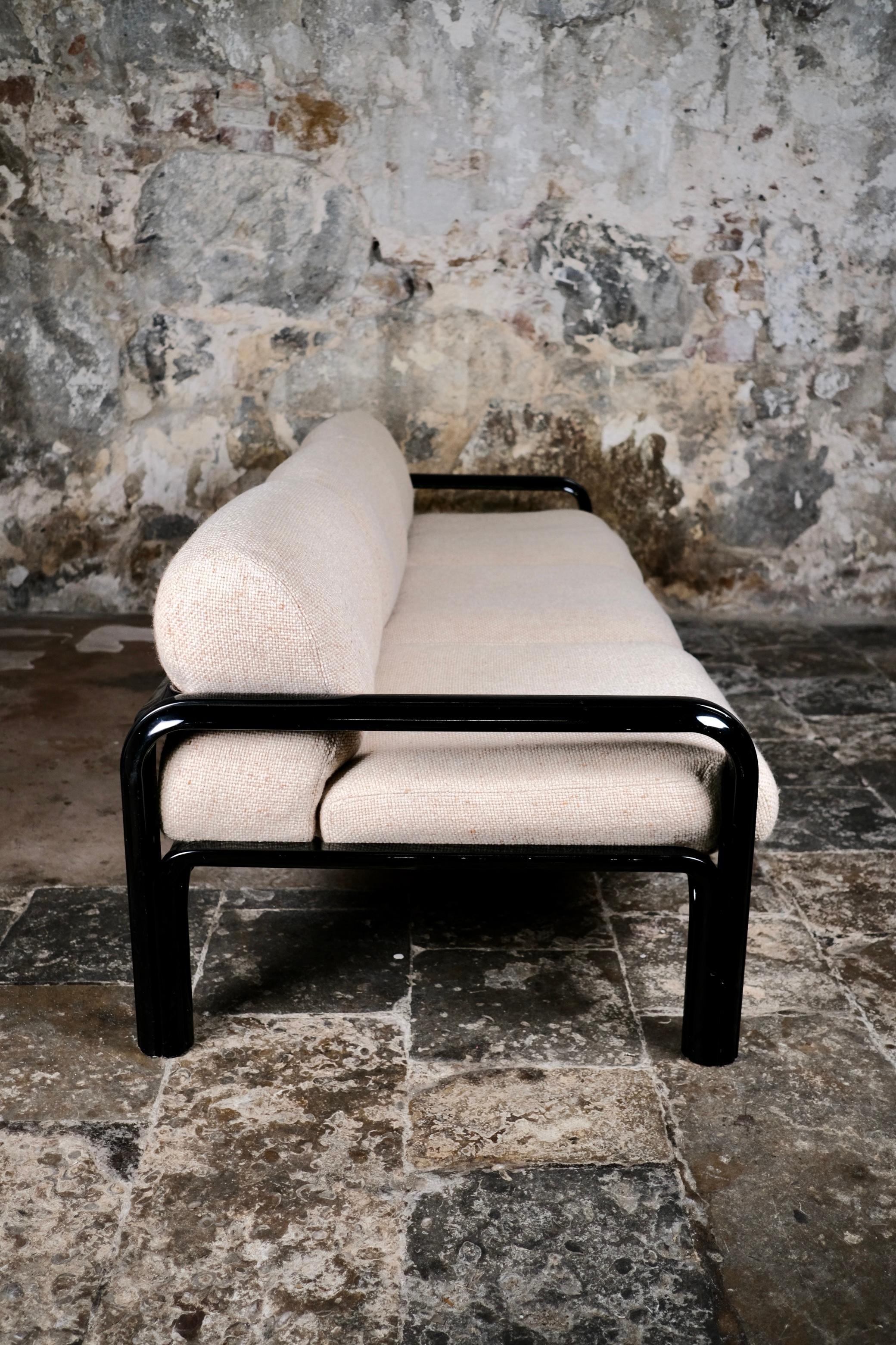 Large wool sofa model 54A by Gae Aulenti for Knoll International, 1970s For Sale 8