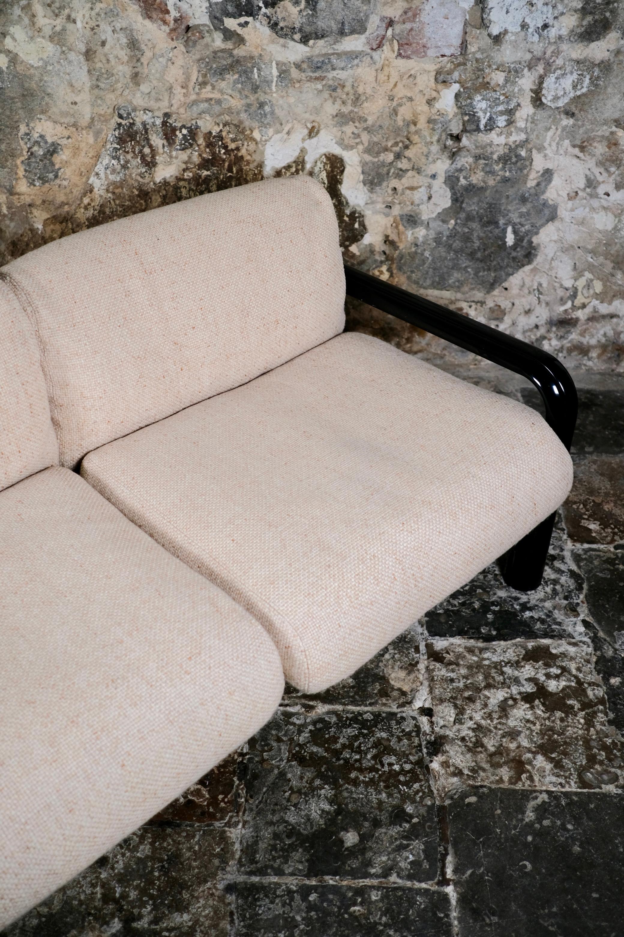 Large wool sofa model 54A by Gae Aulenti for Knoll International, 1970s In Good Condition For Sale In Lyon, FR