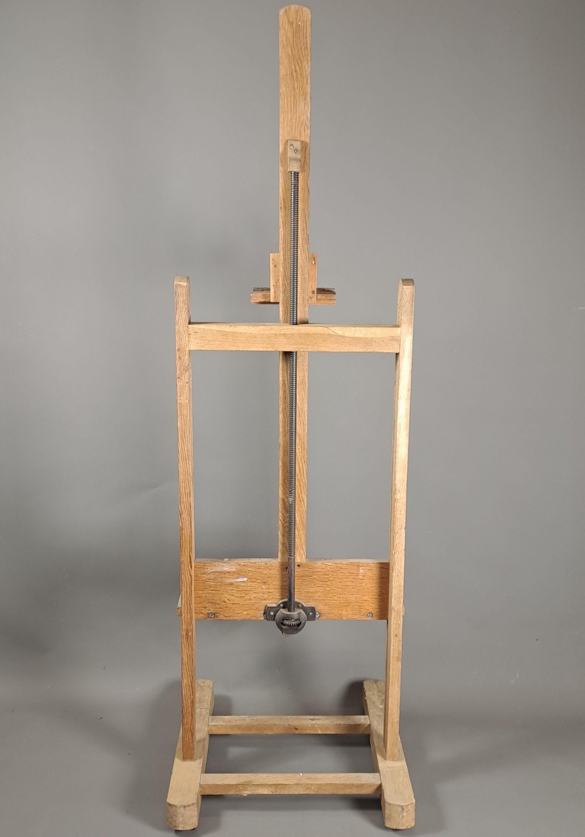 Large Workshop Painting Easel In Solid Oak In Good Condition In BARSAC, FR