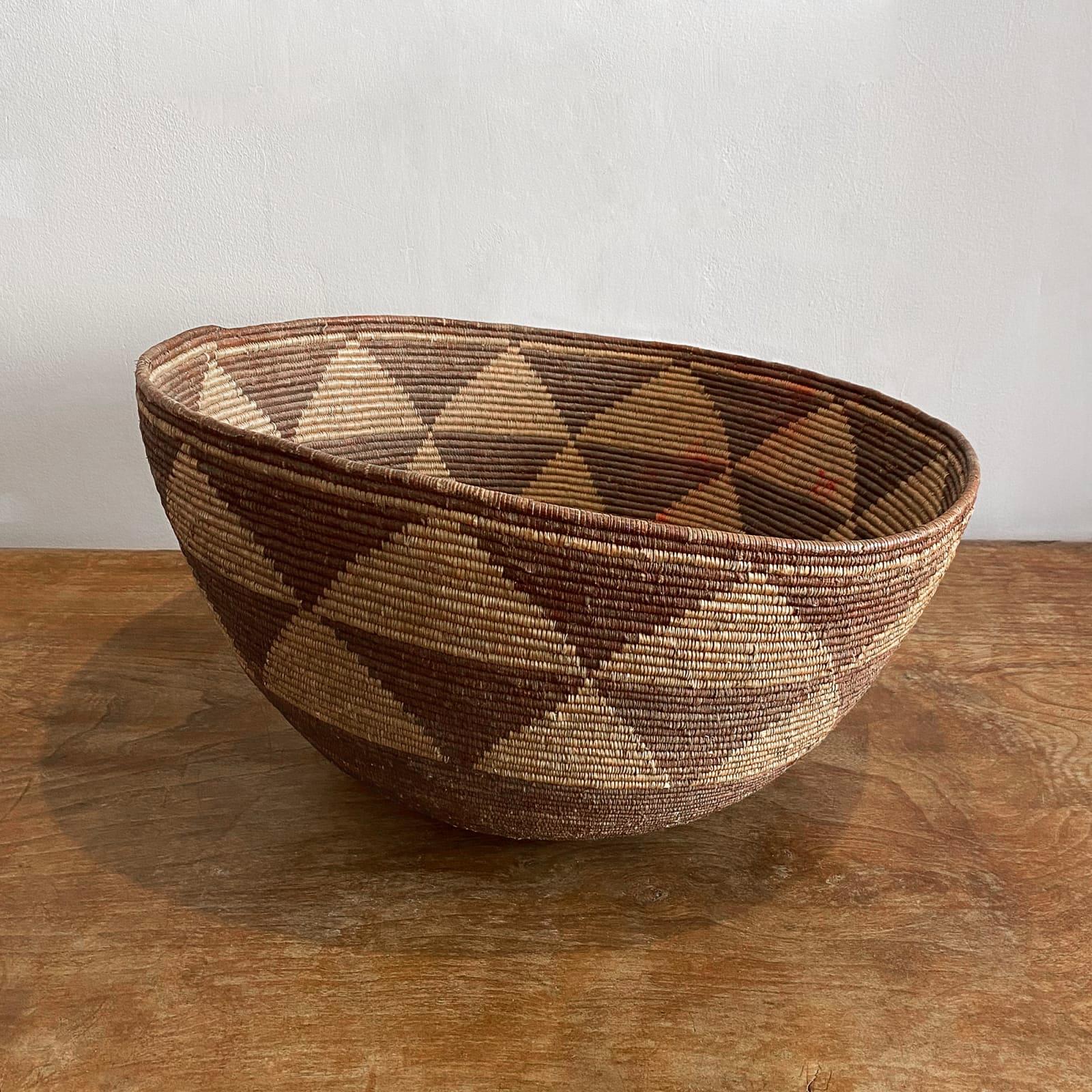 Large Woven Basket In Good Condition For Sale In London, GB