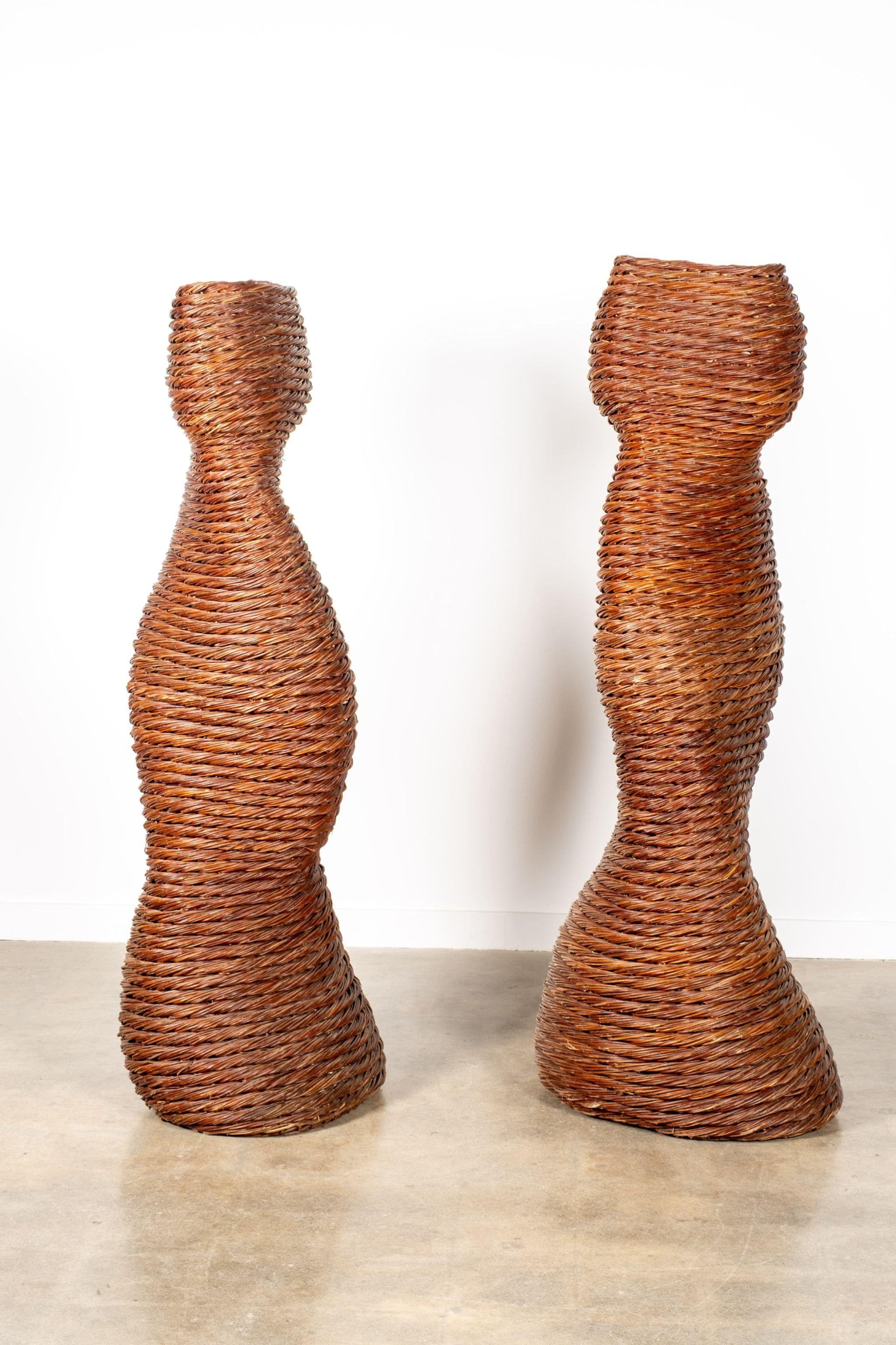 Große gewebte Freiform-Skulptur von Klaus Titze, 2 von 2 (Postmoderne) im Angebot