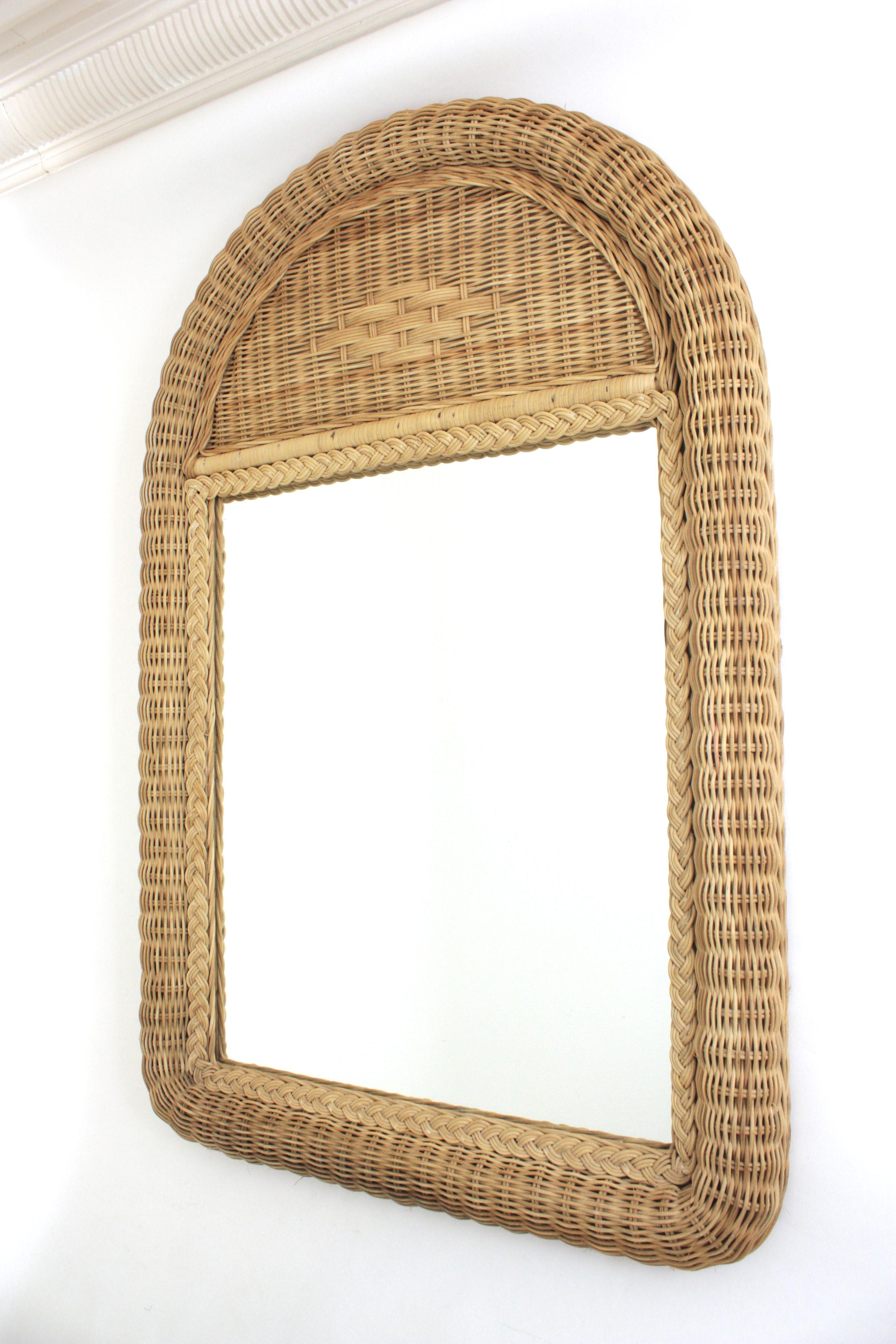 Specchio grande in rattan intrecciato / Specchio consolle con piano ad arco in vendita 3