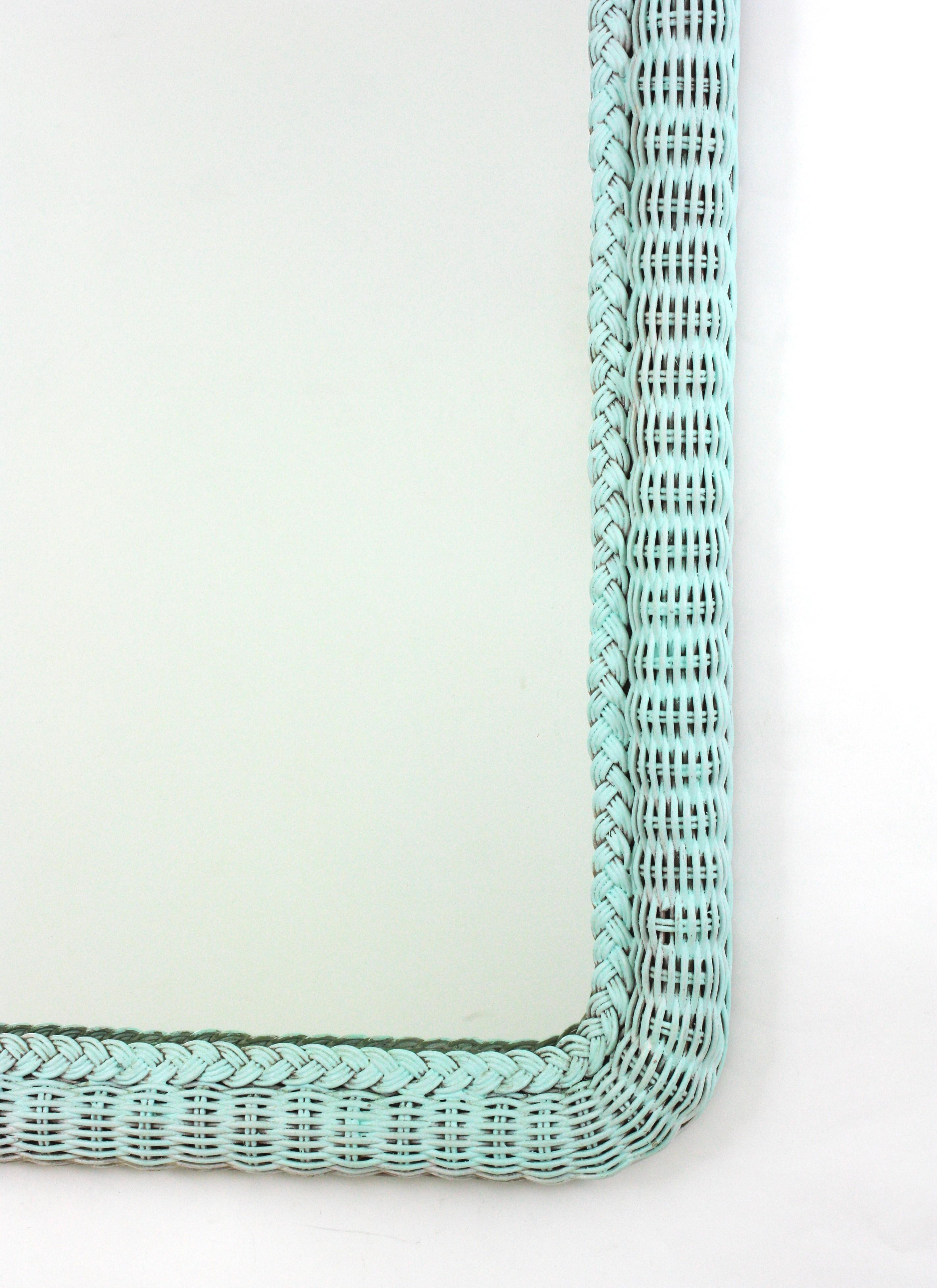 Großer gewebter Rattanspiegel in türkisblauer Patina im Angebot 2