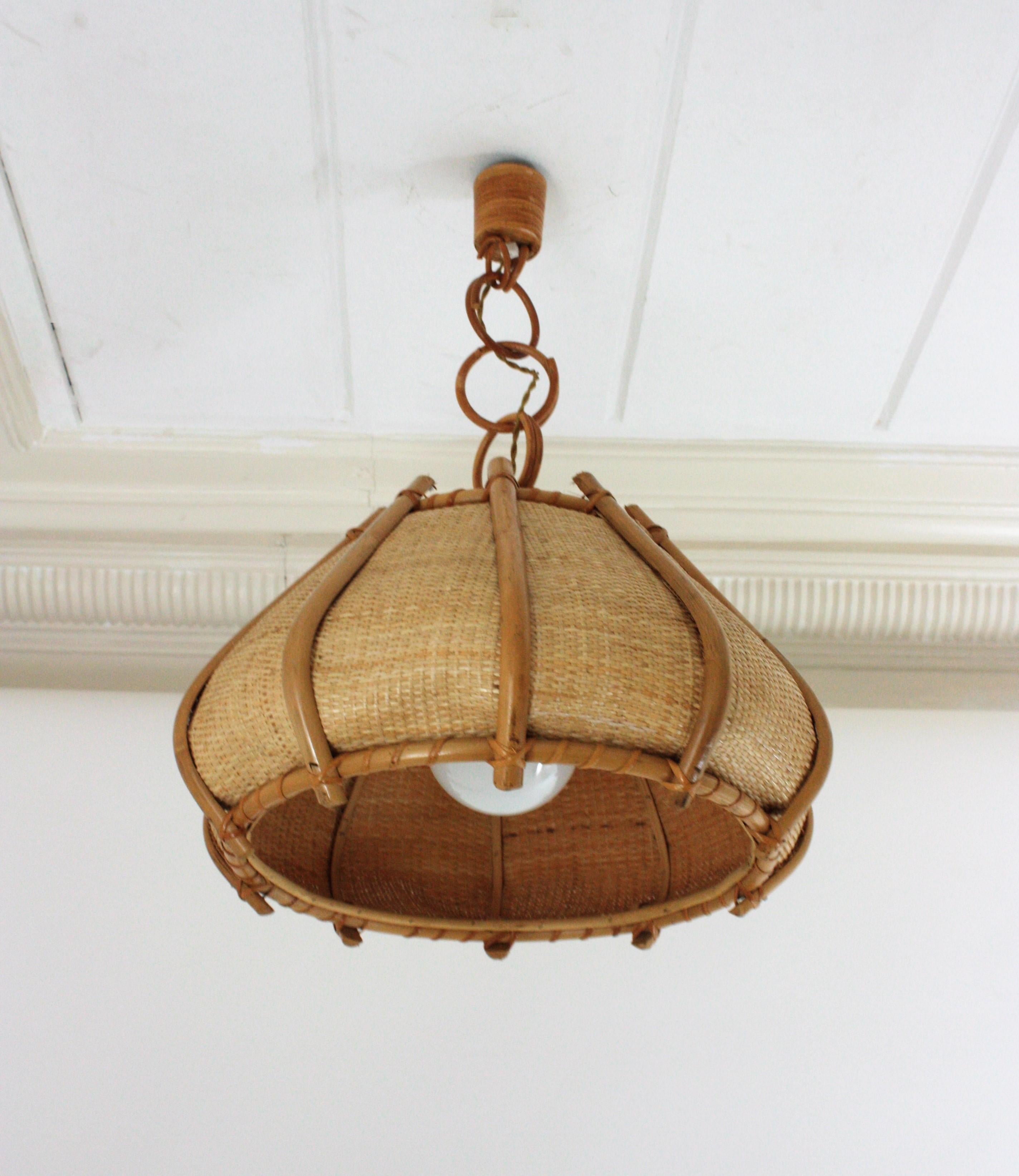 Large Woven Wicker Bamboo Bell Shaped Chandelier Pendant, 1960s In Good Condition In Barcelona, ES