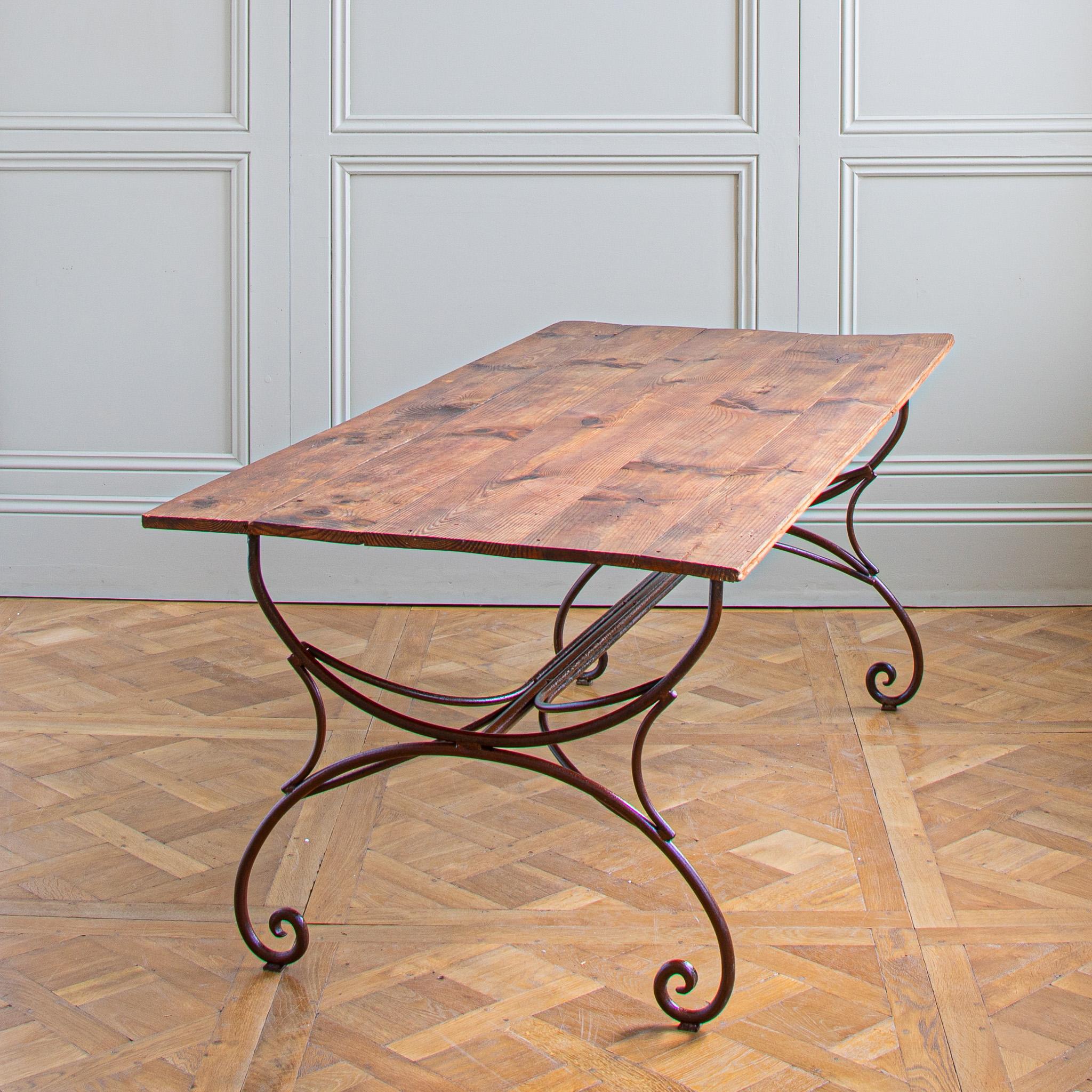 Large French Rustic Wrought Iron Dining Or Garden Table In Good Condition For Sale In London, Park Royal