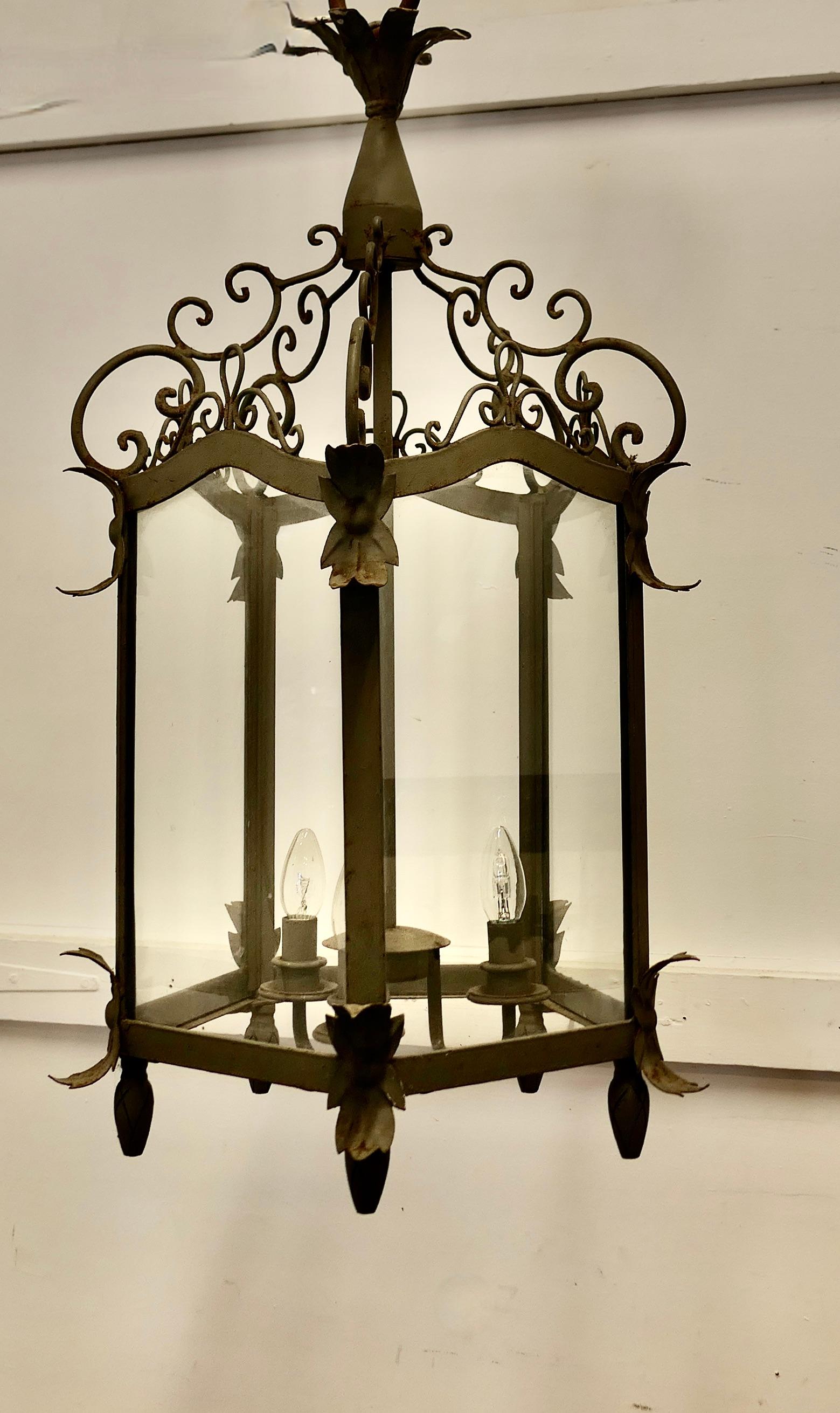 Gran lámpara de salón francesa de hierro forjado Arts and Crafts Hierro en venta
