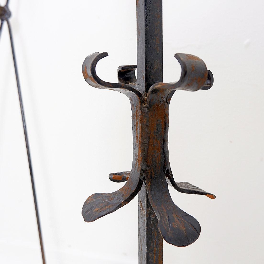 Grande set di utensili per caminetto in ferro battuto: H. H. 127 cm in vendita 8