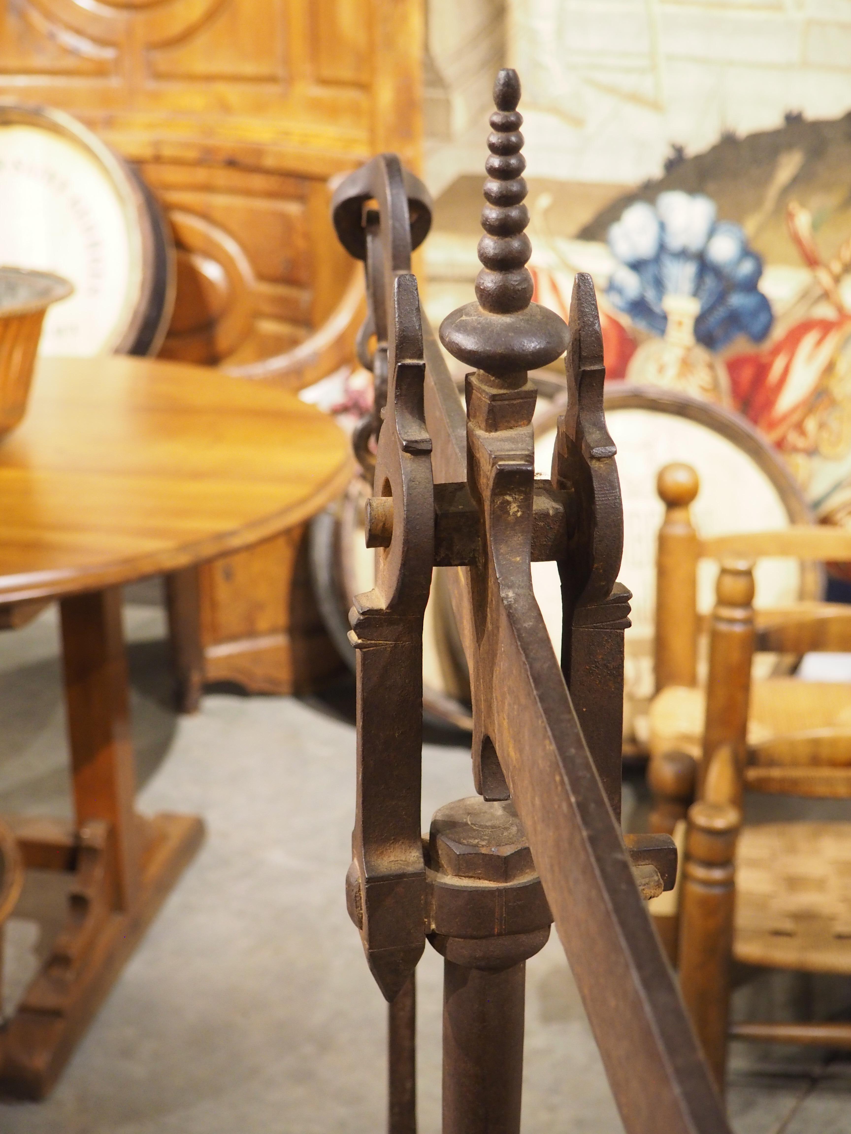 Large Wrought Iron Mid-19th Century Scale from Catalonia en vente 10