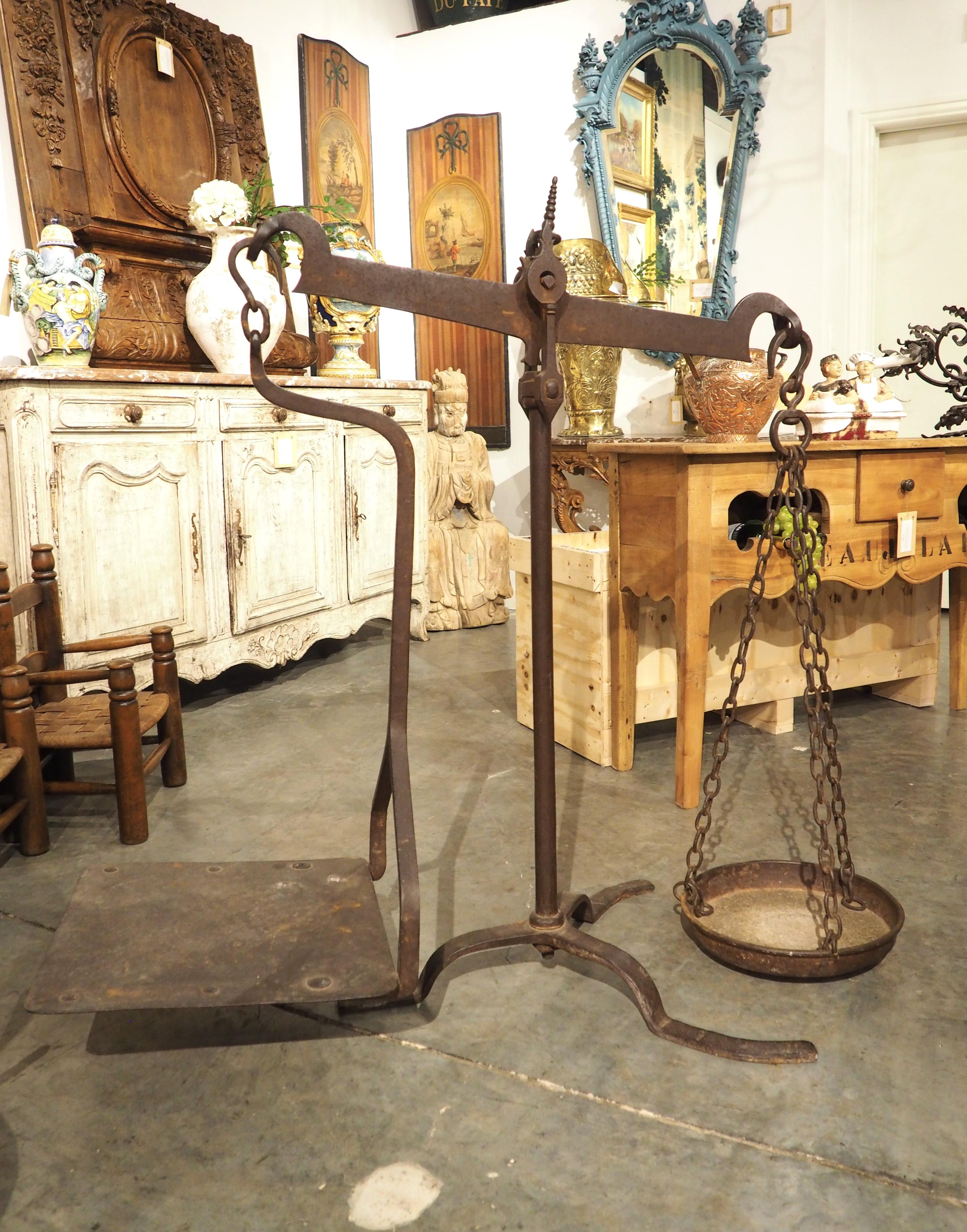 Large Wrought Iron Mid-19th Century Scale from Catalonia en vente 13