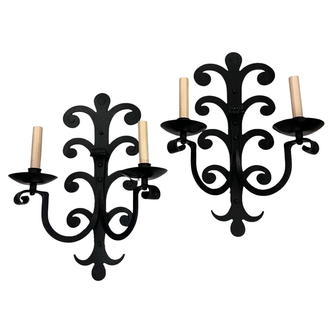 Grandes appliques en fer forgé