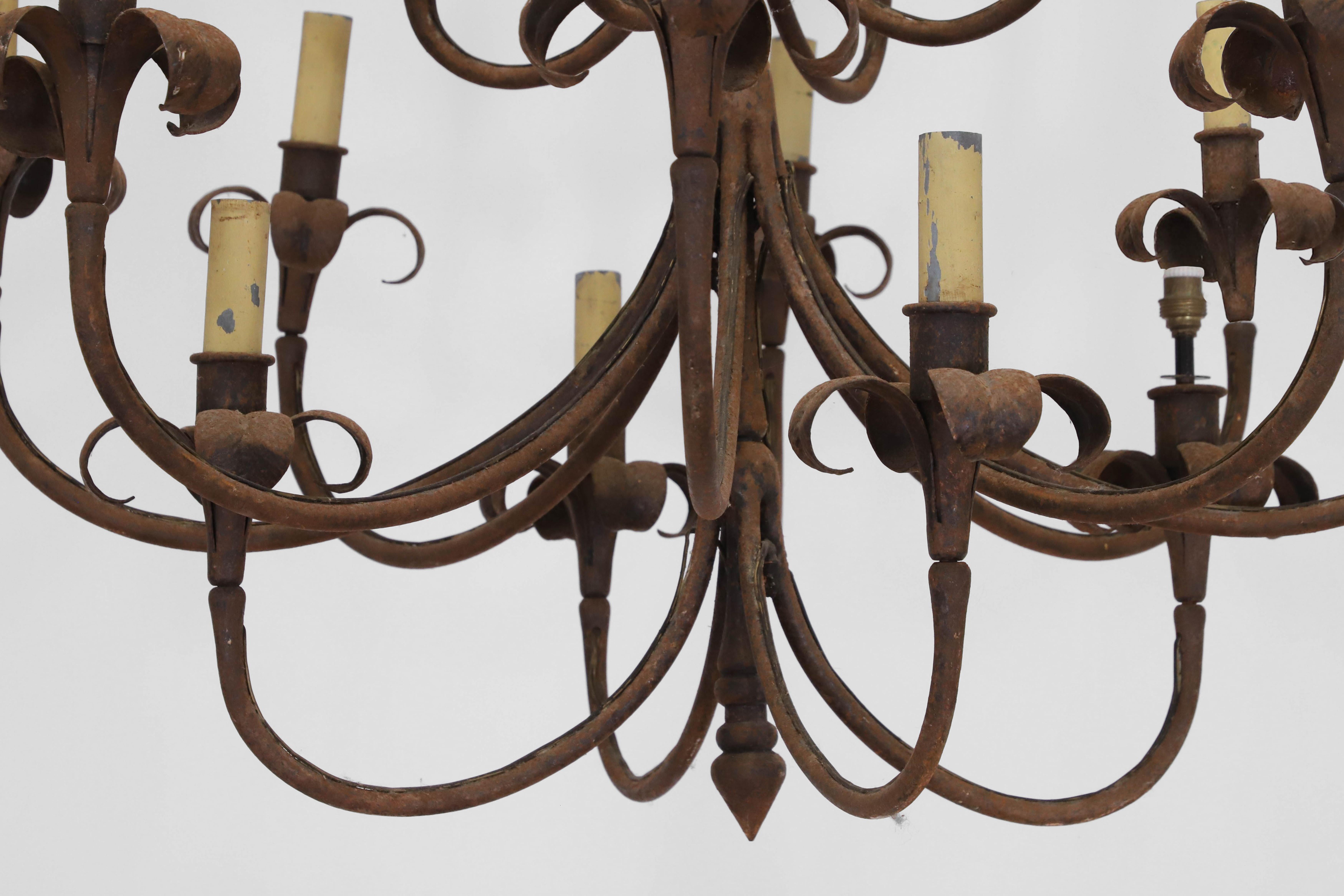 Large Wrought Iron Sixteen Light Chandelier In Good Condition For Sale In London, GB