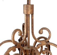 Grande lampadario a due piani in ferro battuto con foglie d'oro