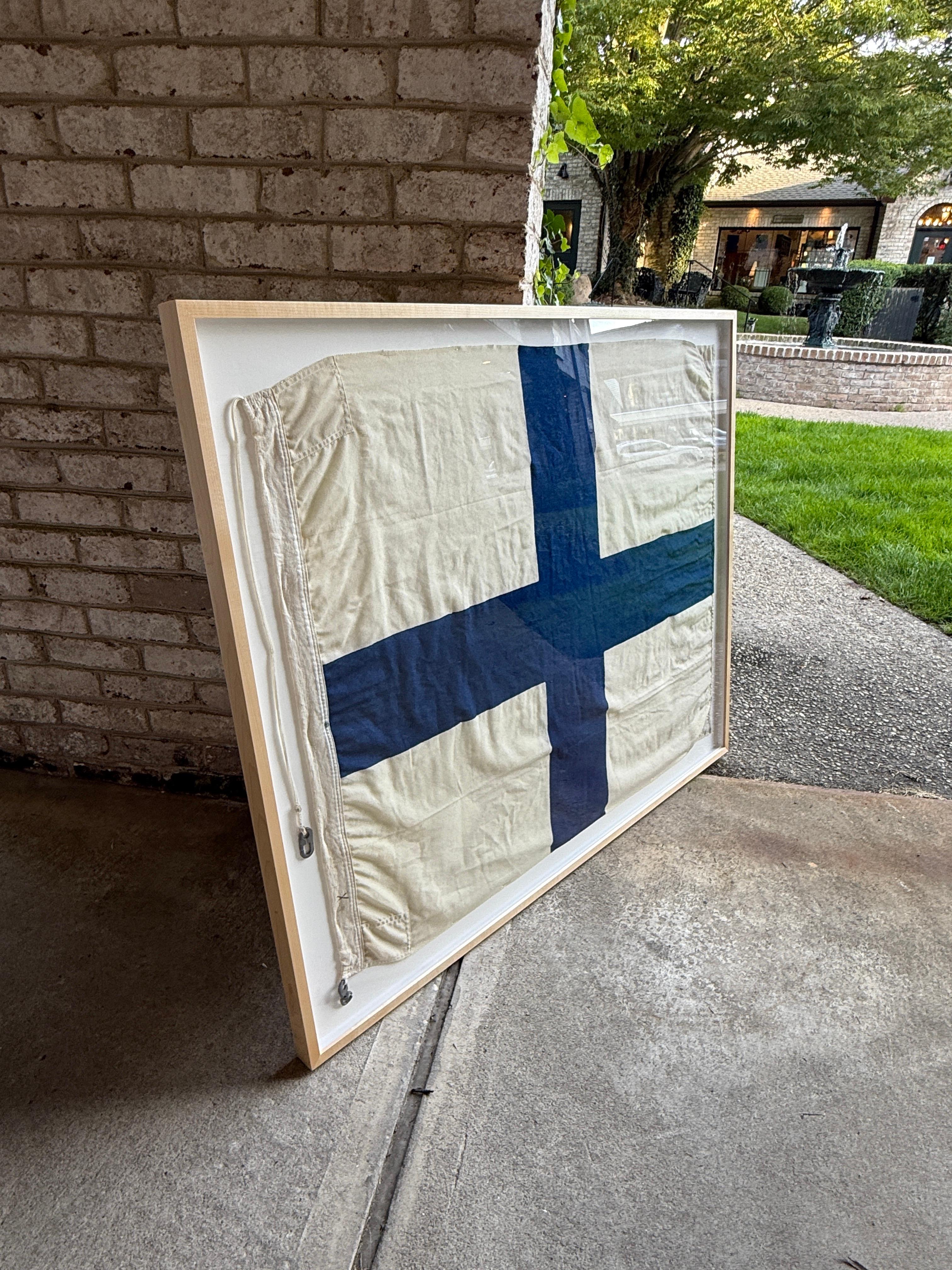 Große Signalflagge aus dem Zweiten Weltkrieg / Finnische Nationalflagge (20. Jahrhundert) im Angebot