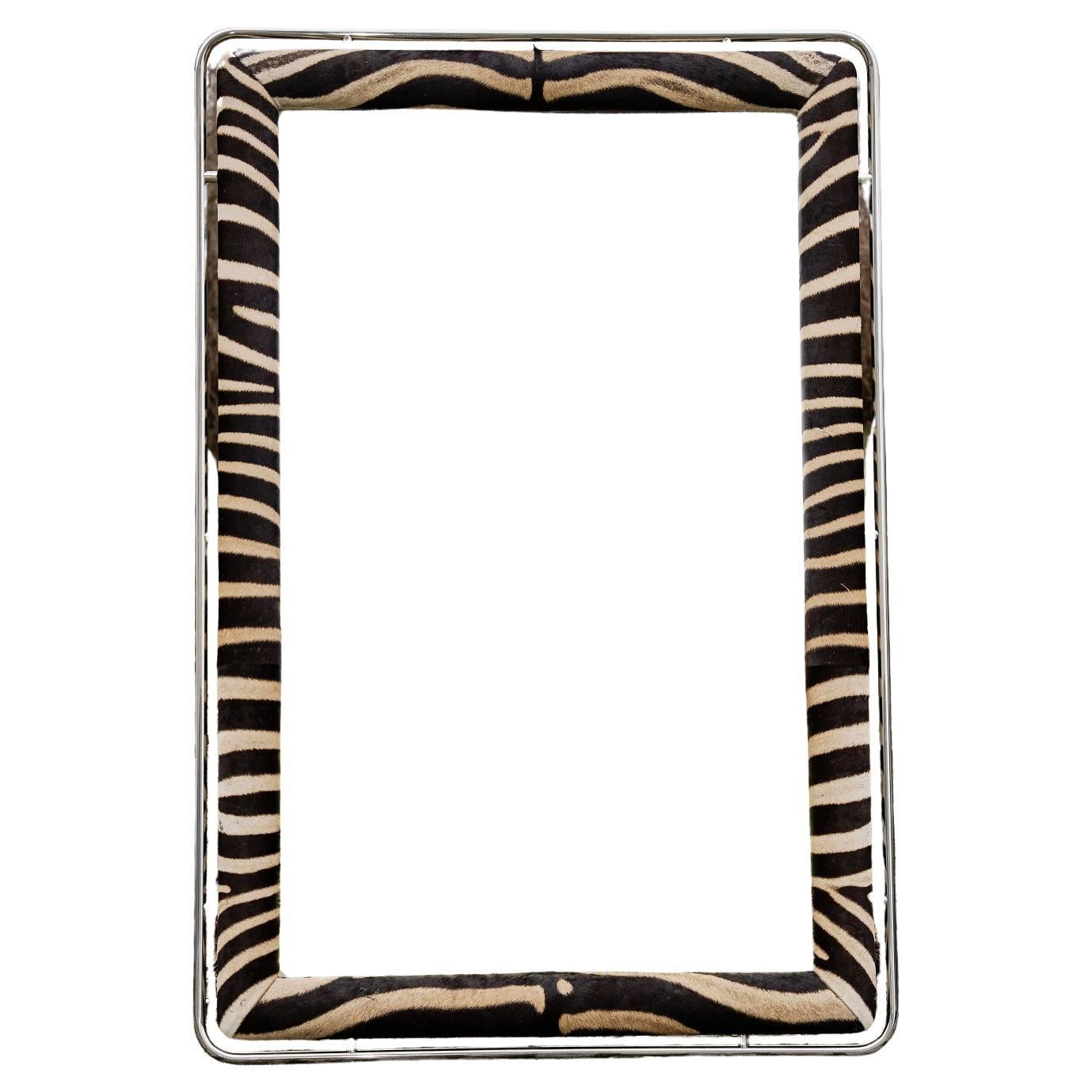 Espejo grande XL de tubo de acero con piel de cebra en venta