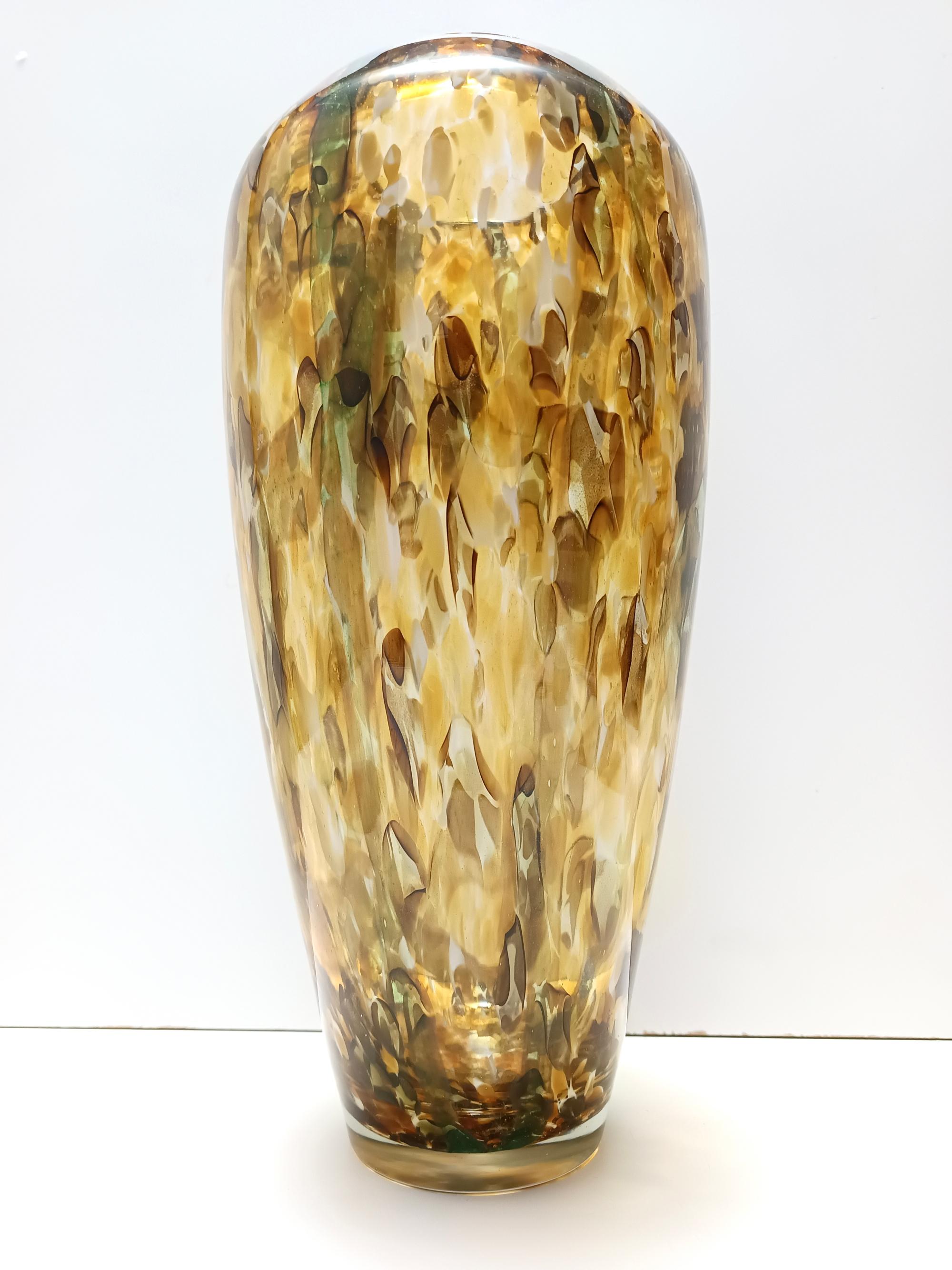 Gran jarrón de cristal de Murano amarillo y verde atribuido a Fratelli Toso con aventurina en Excelente estado para la venta en Bresso, Lombardy