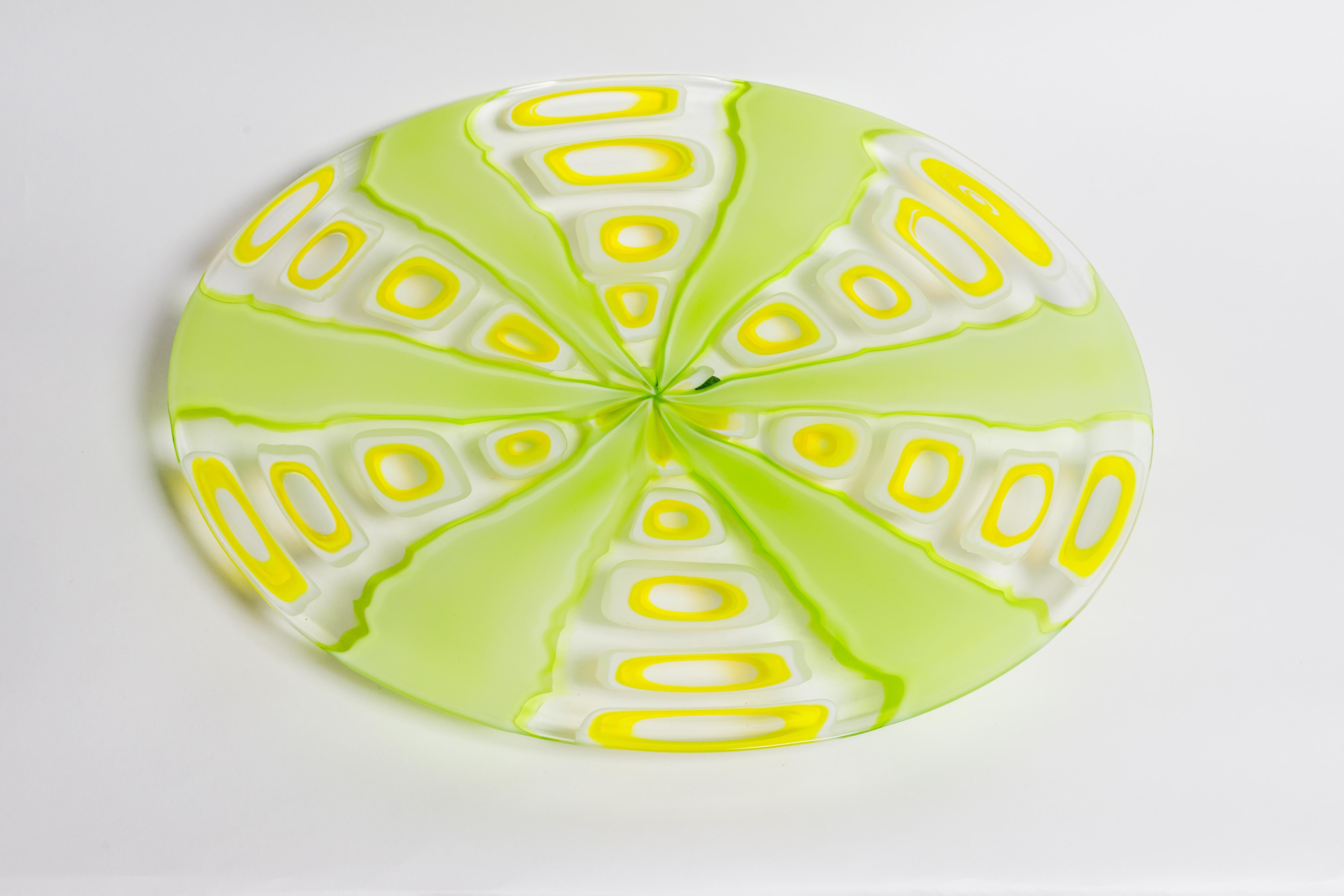 italien Grand plat en verre de Murano jaune et vert citron en vente