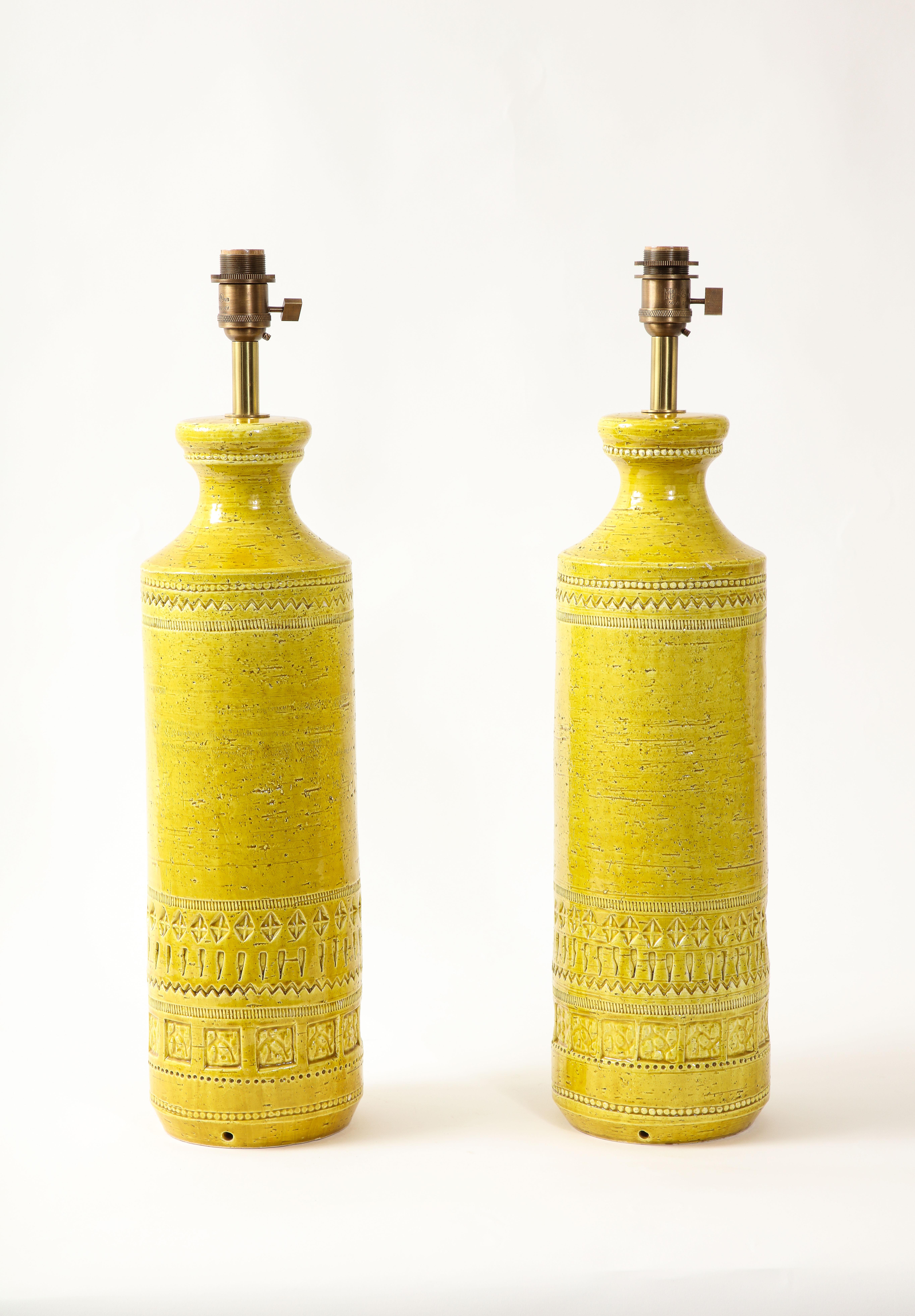 Grandes lampes de table Bitossi jaunes. Italie années 60 en vente 3