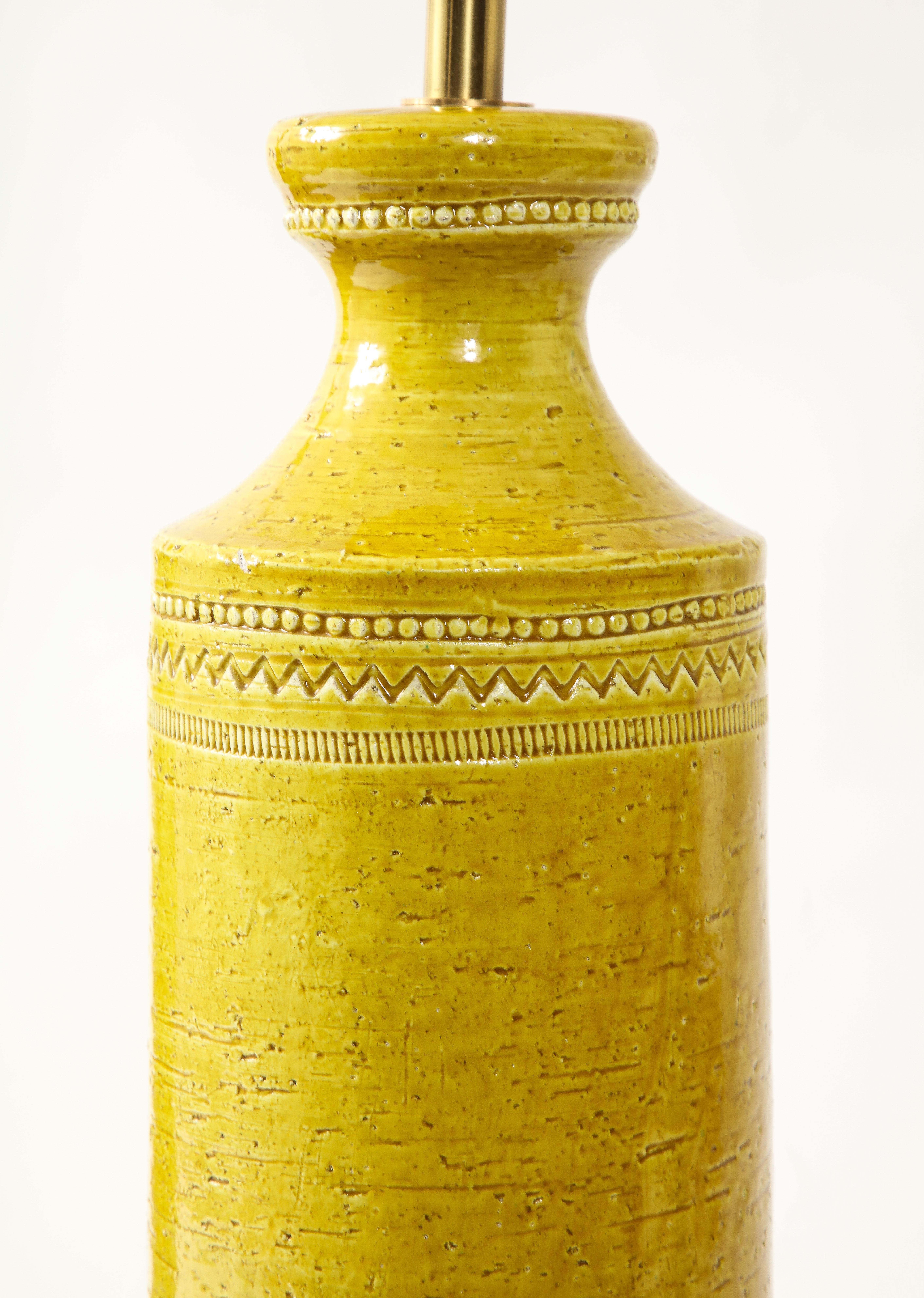 Grandes lampes de table Bitossi jaunes. Italie années 60 en vente 7