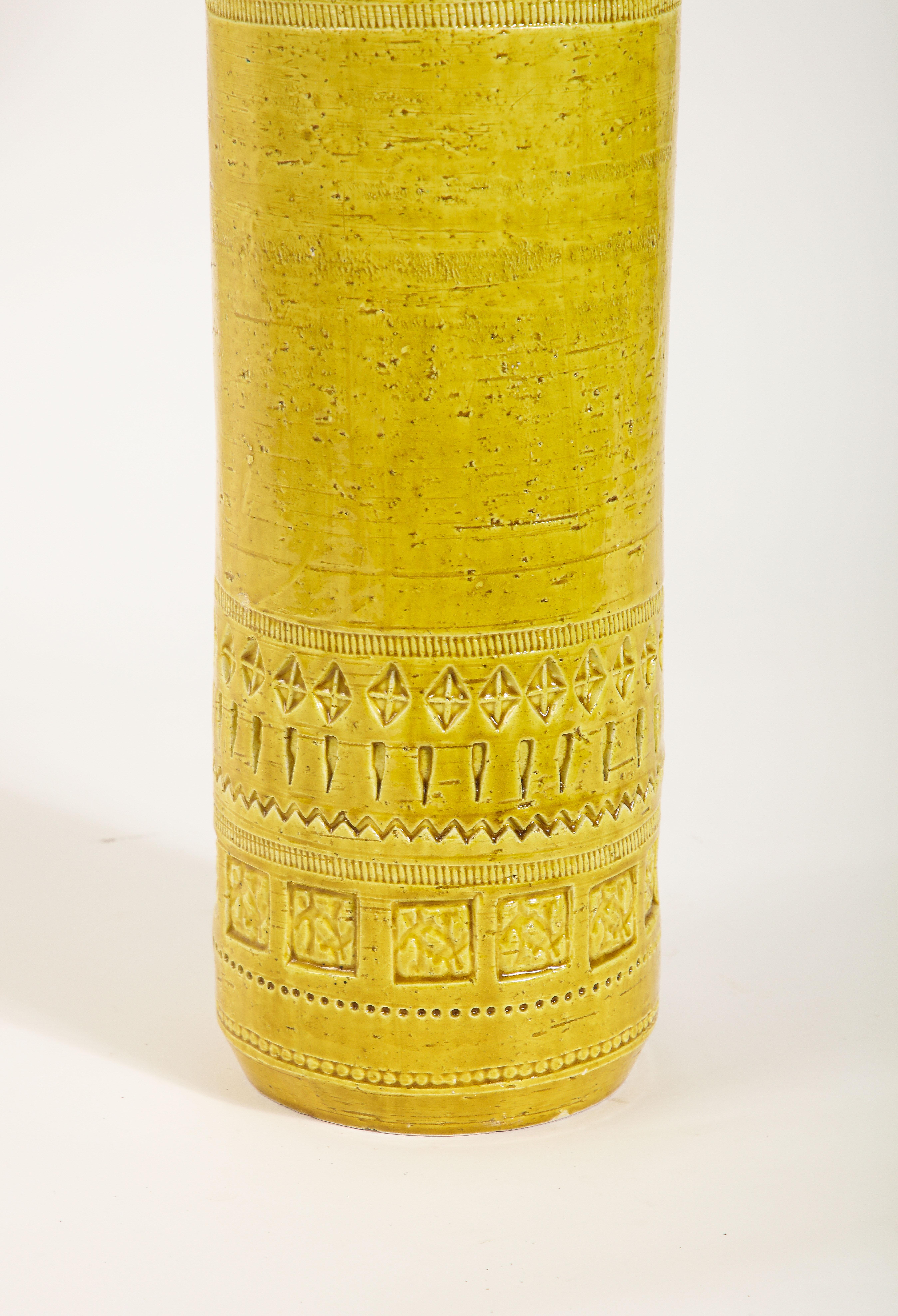 Mid-Century Modern Grandes lampes de table Bitossi jaunes. Italie années 60 en vente