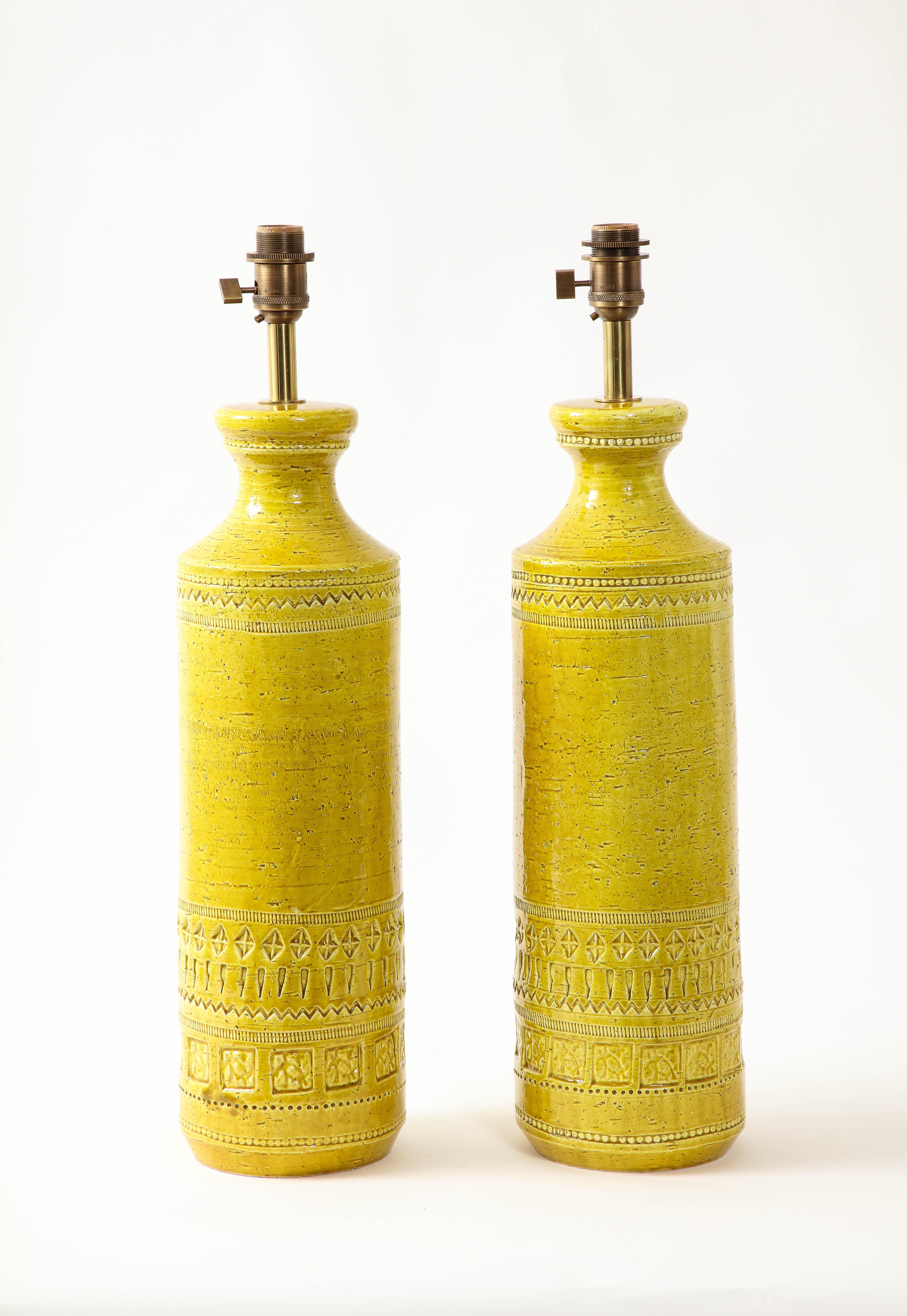 italien Grandes lampes de table Bitossi jaunes. Italie années 60 en vente