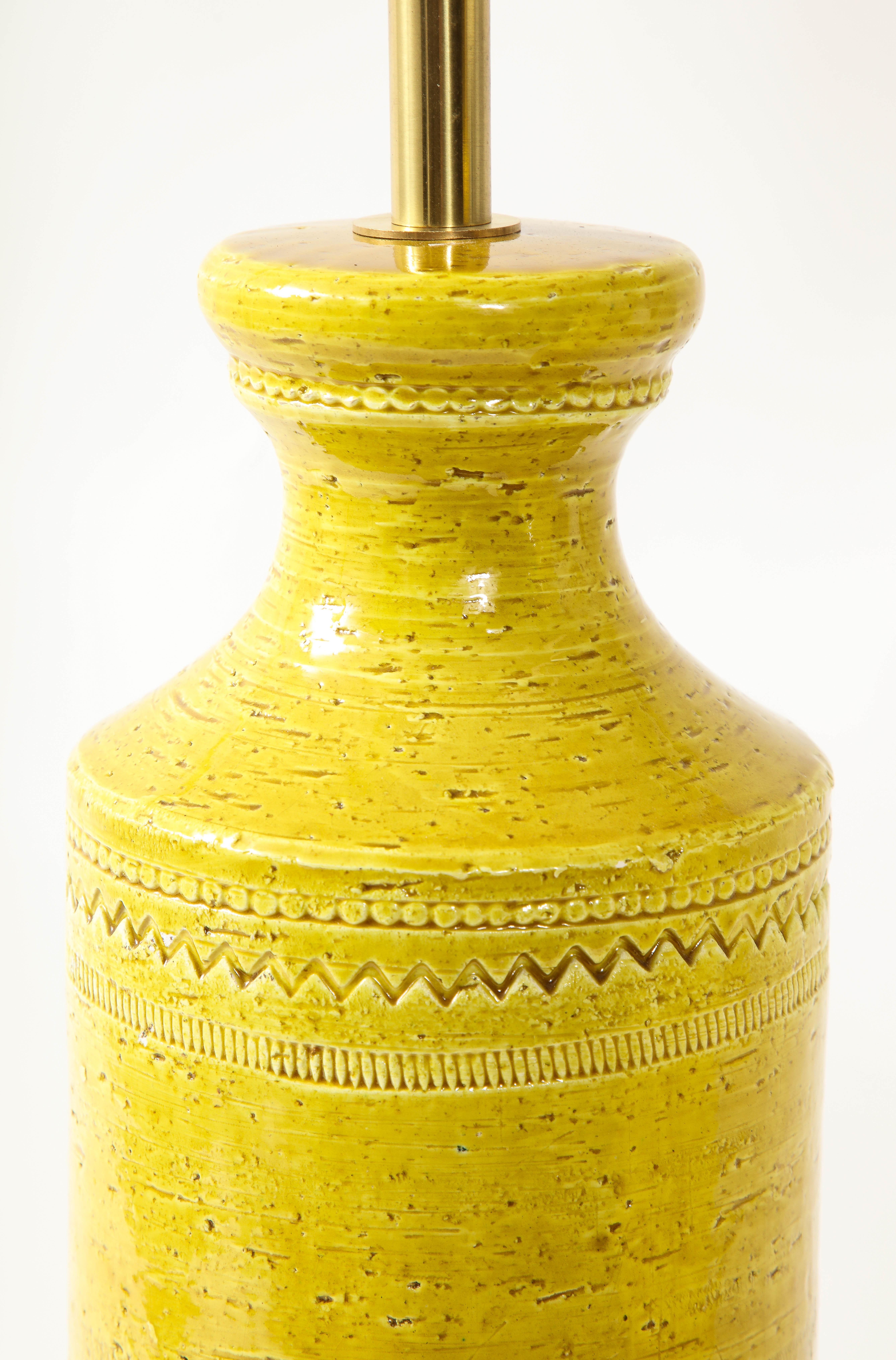 Große gelbe Bitossi-Tischlampen. Italien 1960er Jahre im Angebot 1