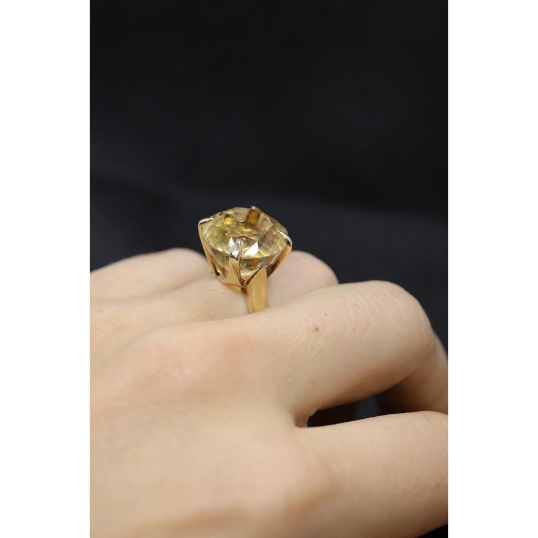 Vintage from the 1970s
Size: 6 US
Materials: Stone
Gemstone: Citrine
Gem color: Yellow
Band color: Gold

Style: Art deco

Beautiful Round Citrine ring. Very Heavy Ring with a HUGE Citrine Prong set.

Condition: Yellow gold tests as 14k

15mm by 10mm