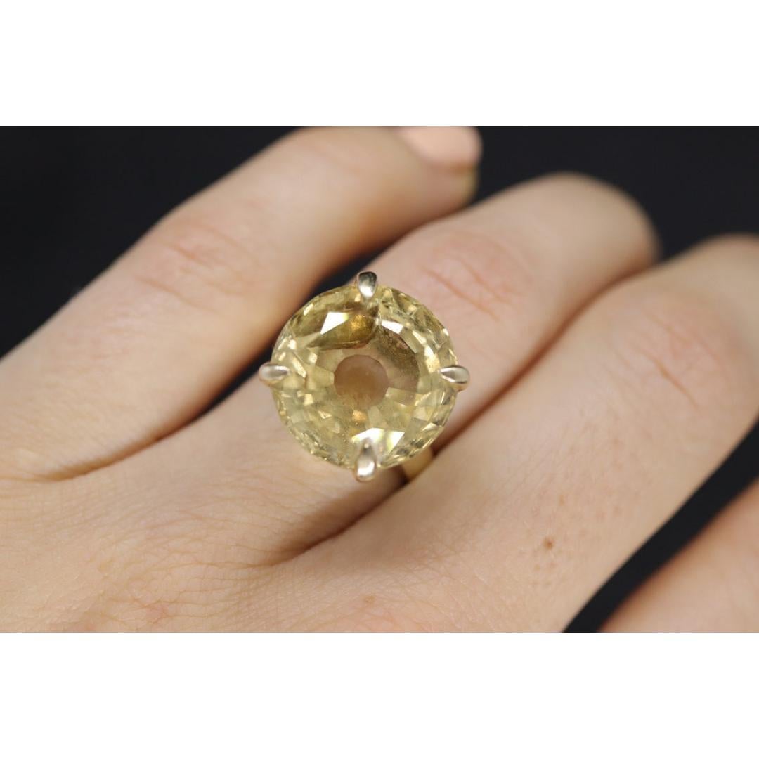 Women's Large Yellow Citrine ring. 14k yellow gold Heavy Large Prong Set Round Citrine For Sale