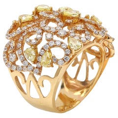Large Yellow Diamonds Ring 18 Karat Gold Diamond Cluster filigree