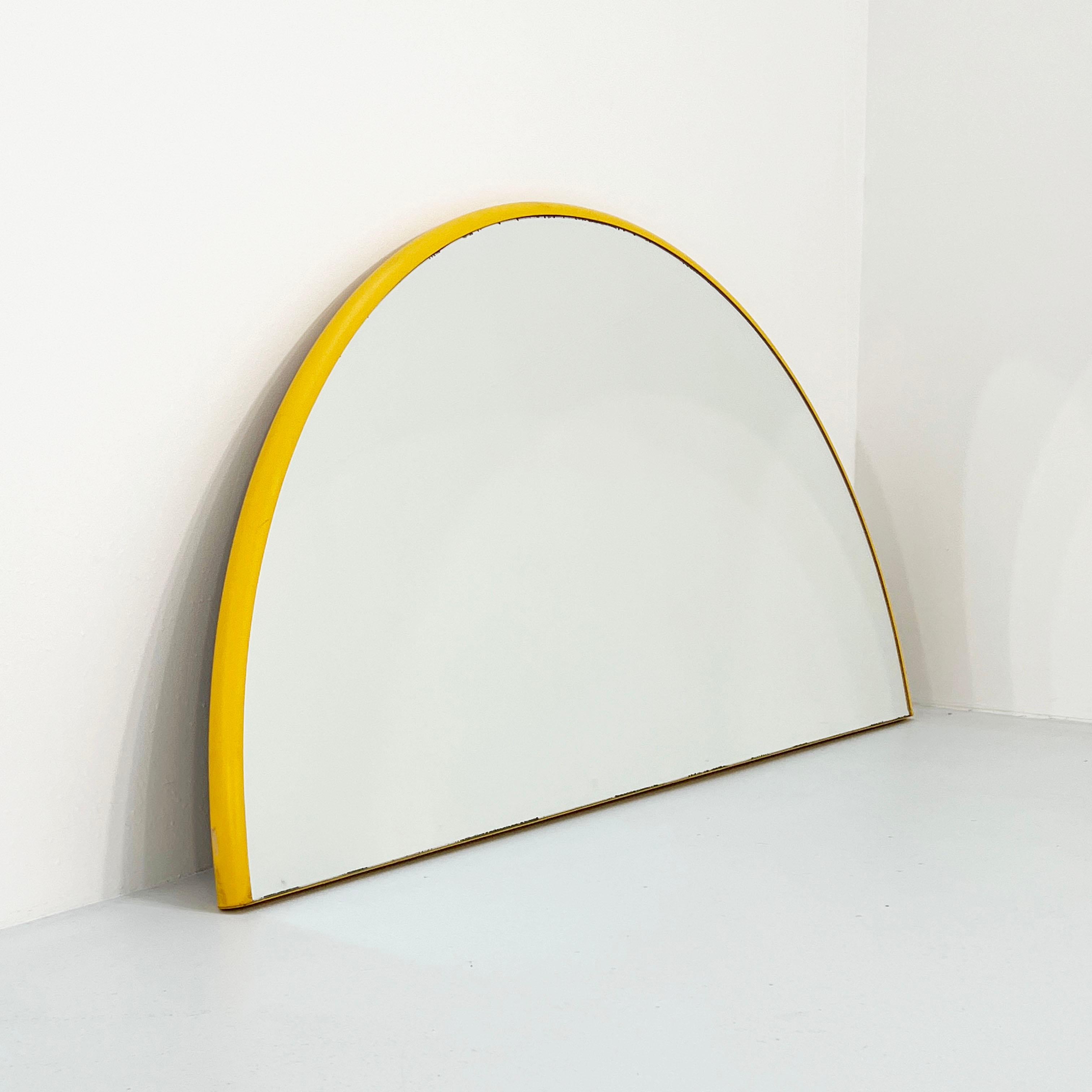 Large Yellow Frame Semi-Circle Mirror, 1970s In Good Condition In Ixelles, Bruxelles