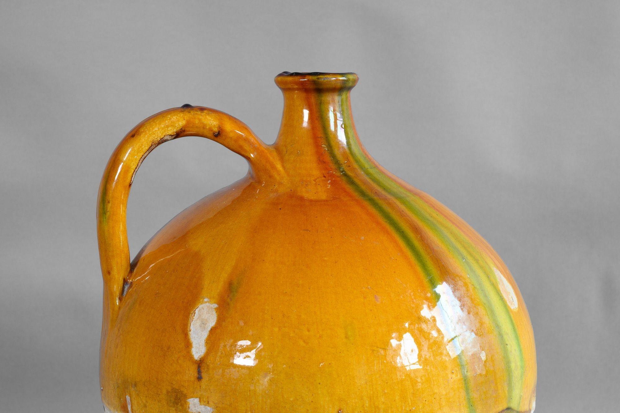 Large Yellow Glazed Jug In Good Condition For Sale In London, England