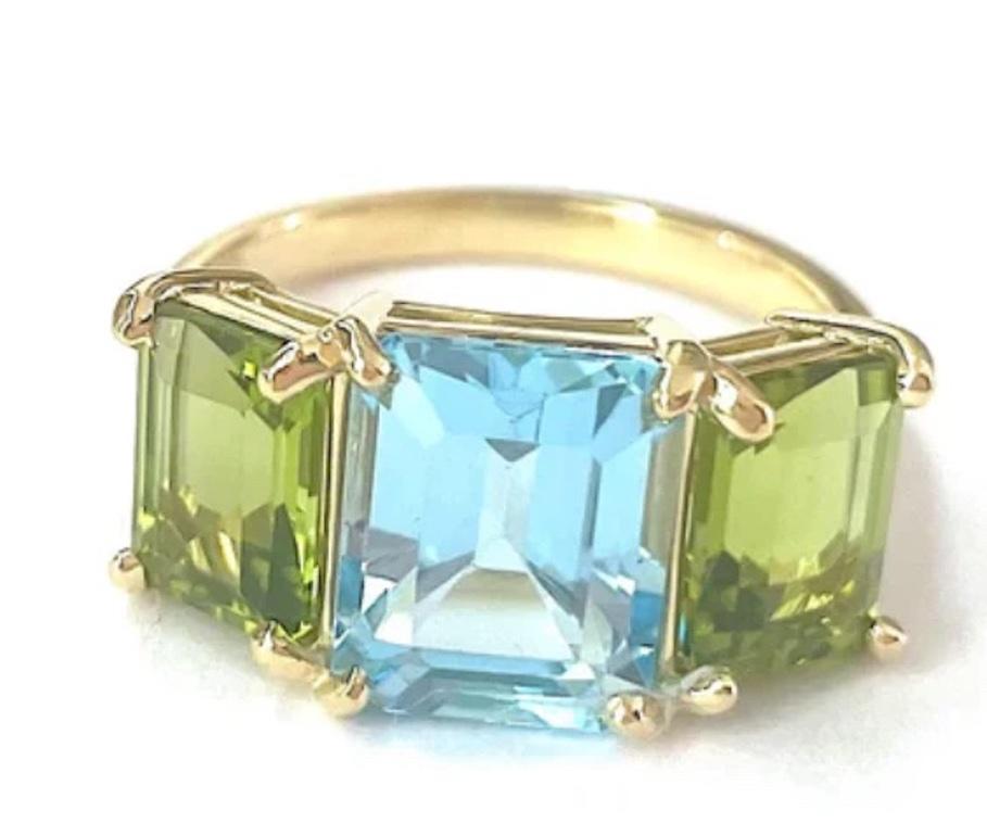 Large bague en or jaune avec topaze bleue taillée en émeraude en vente 13