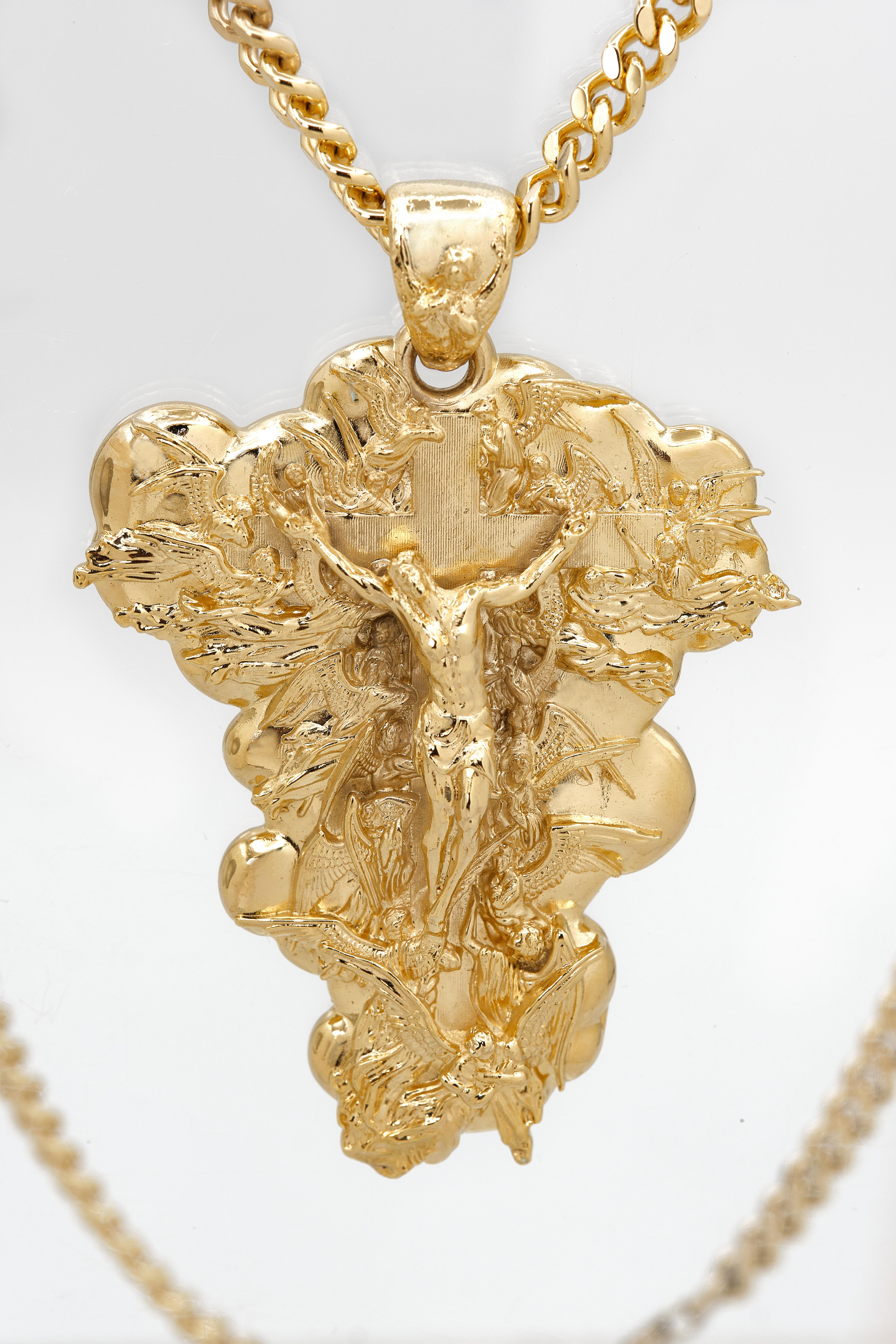 Grand pendentif en or jaune 14 carats « Ascension de Jésus » en vente 3