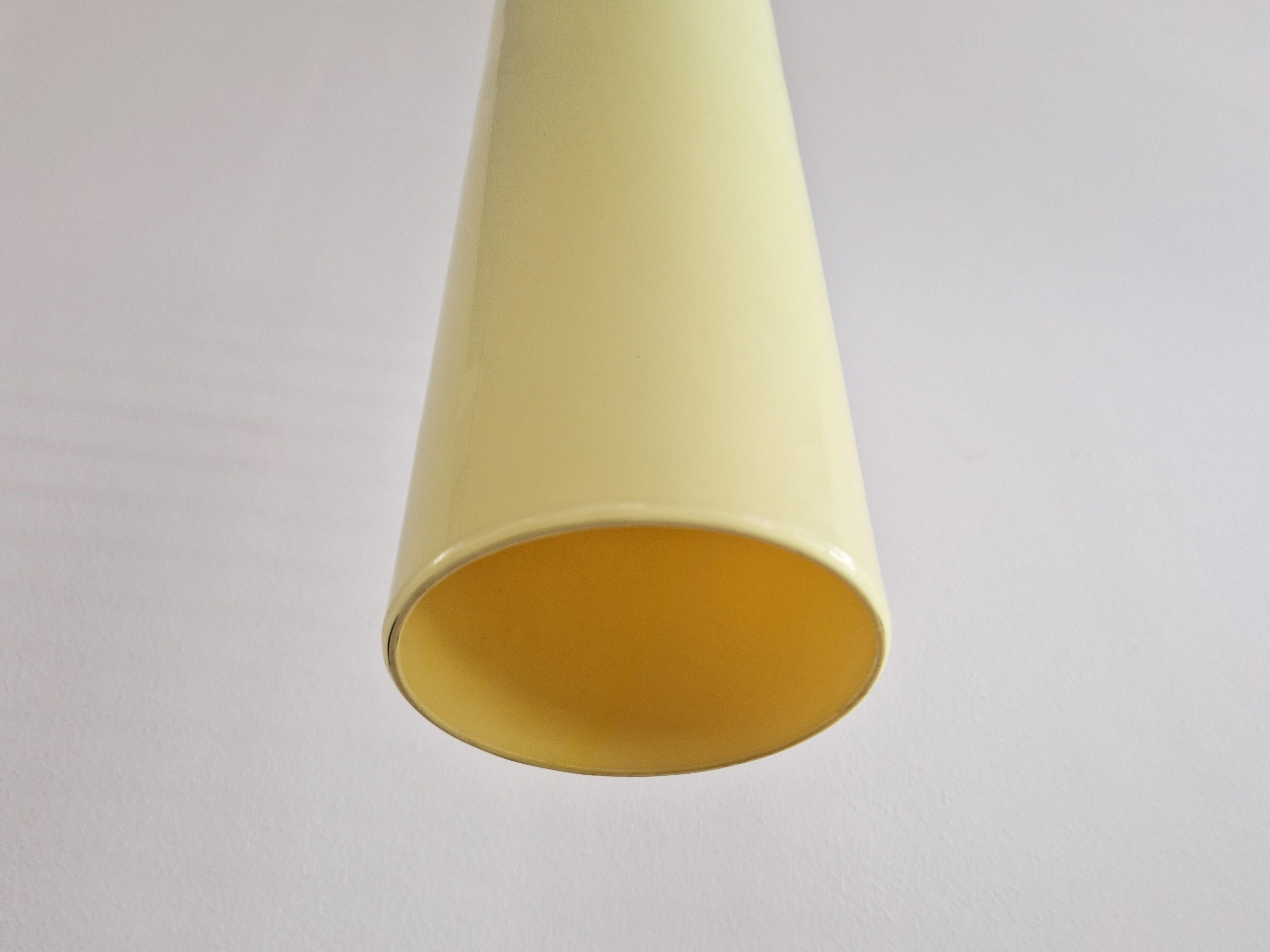 italien Grande lampe à suspension en verre de Murano jaune de Massimo Vignelli pour Venini en vente