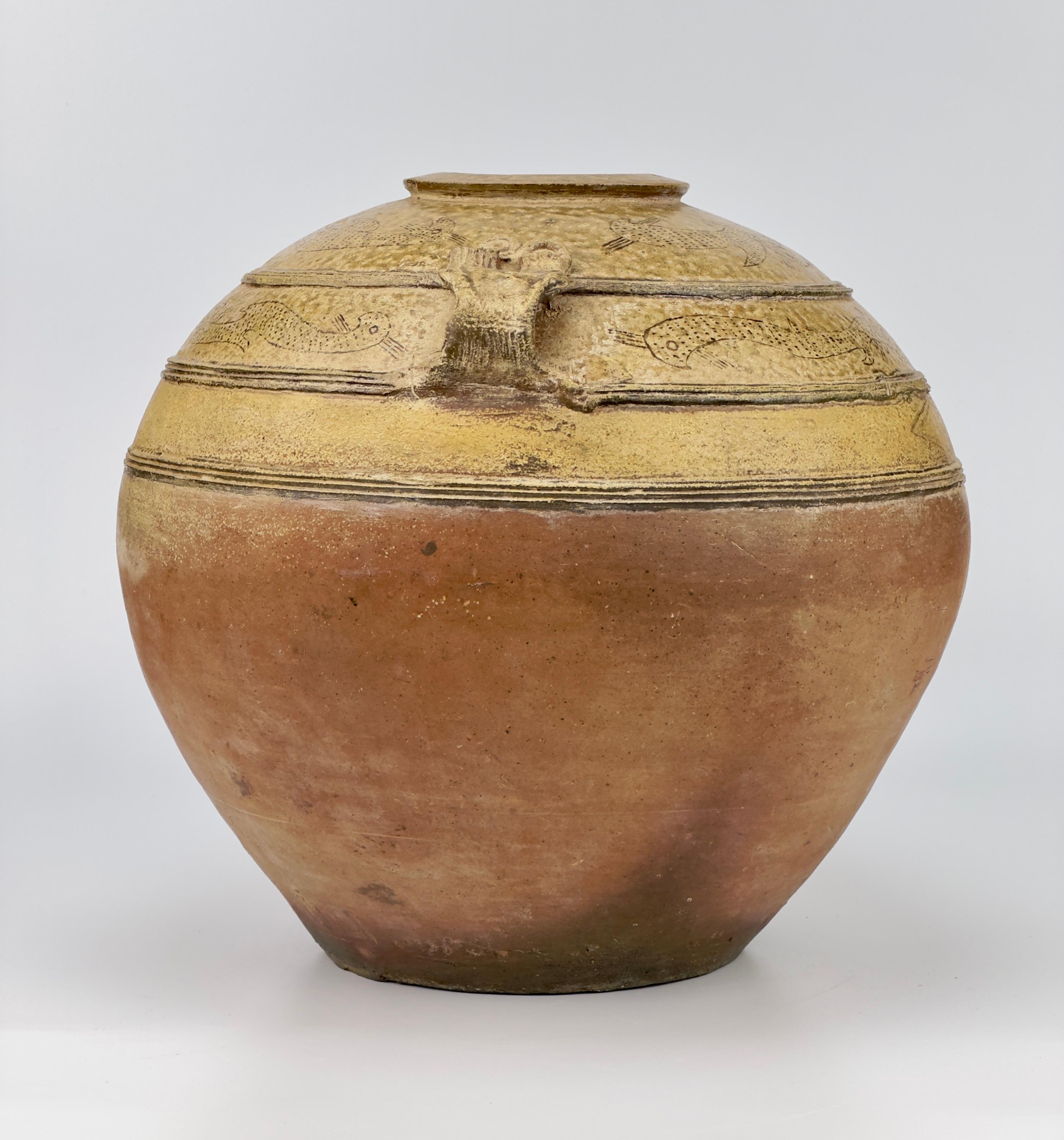 Large Yue Globular Stoneware Jar, Han Dynasty-Three Kingdoms In Good Condition For Sale In seoul, KR